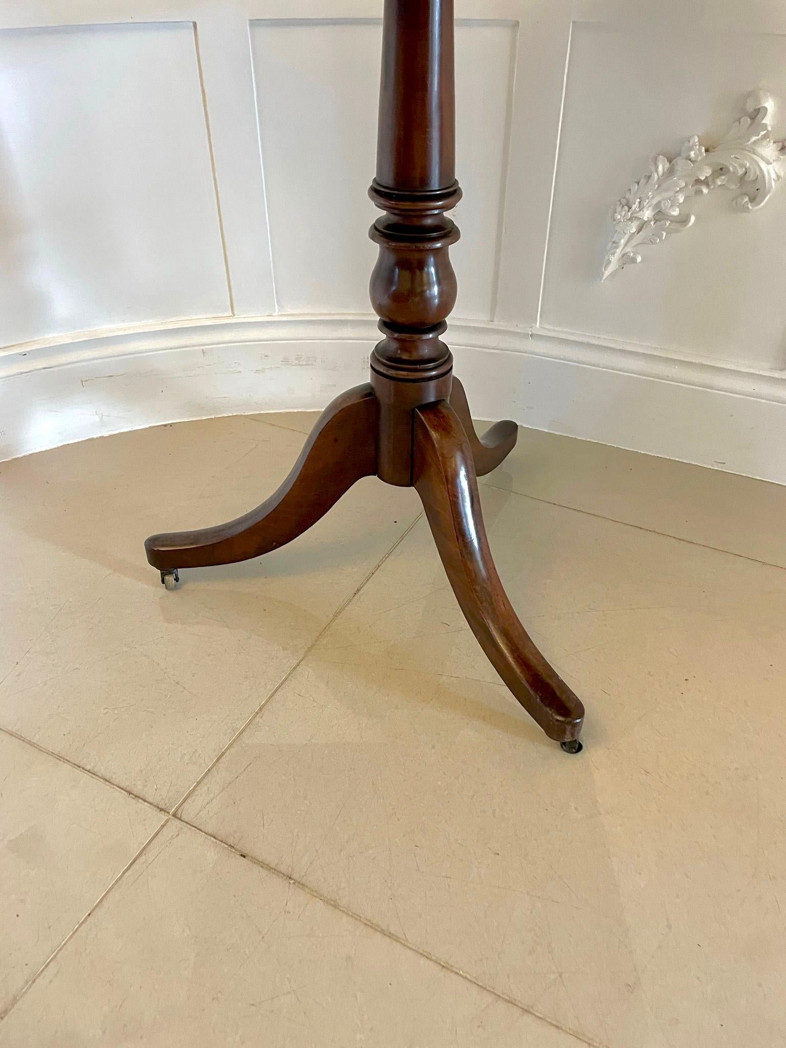Antique George III Mahogany Side/Lamp Table For Sale 2