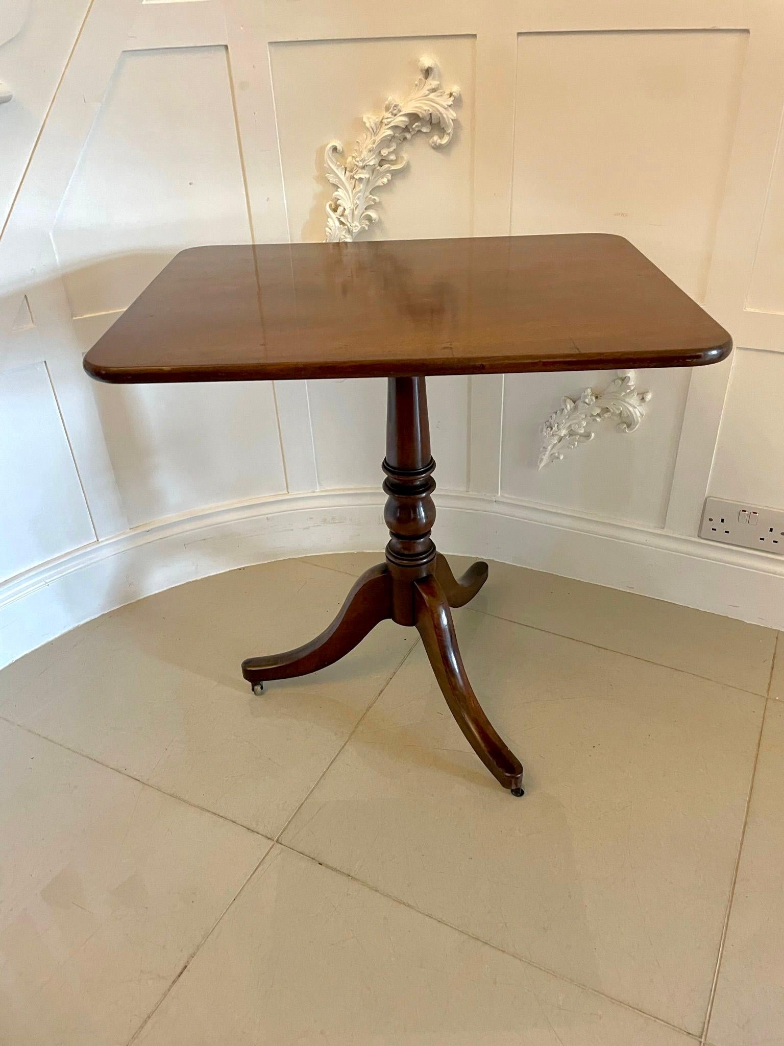 Antique George III Mahogany Side/Lamp Table For Sale 3
