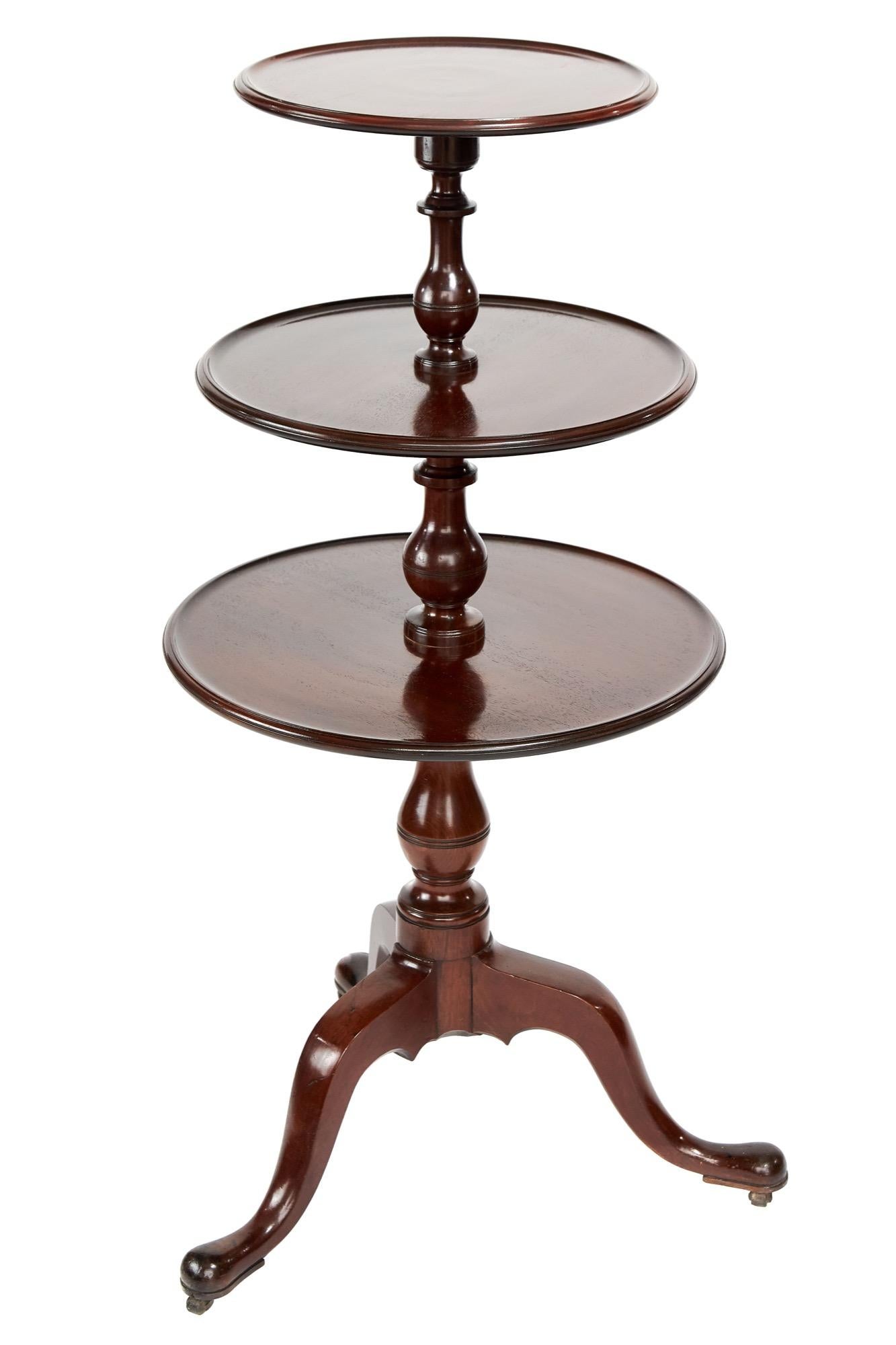 Antique George III Mahogany Three Tier Revolving Dumb Waiter In Good Condition In Suffolk, GB