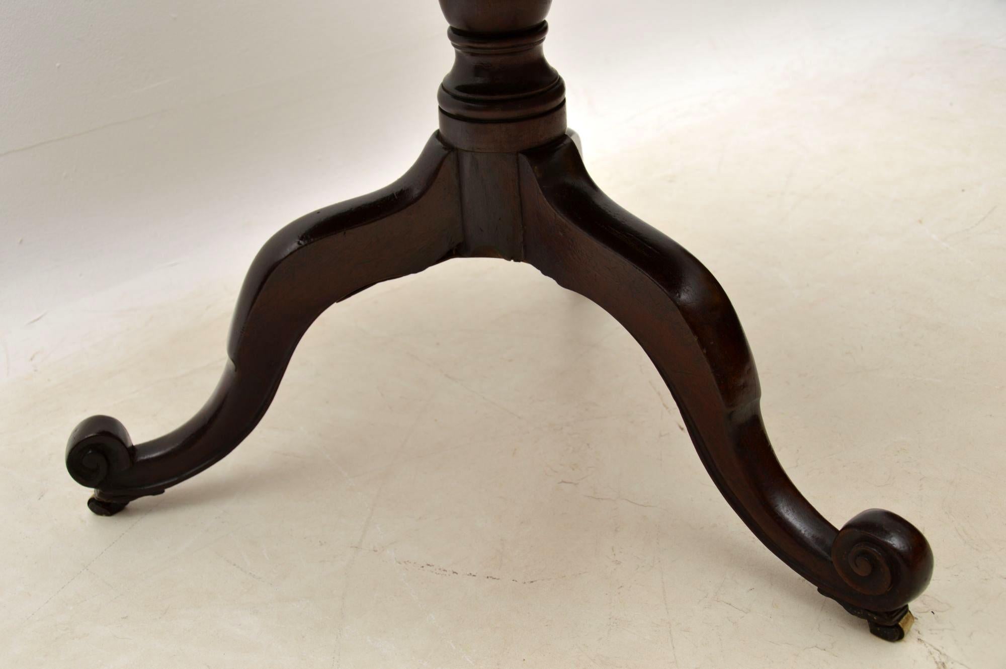 English Antique George III Mahogany Tripod Table