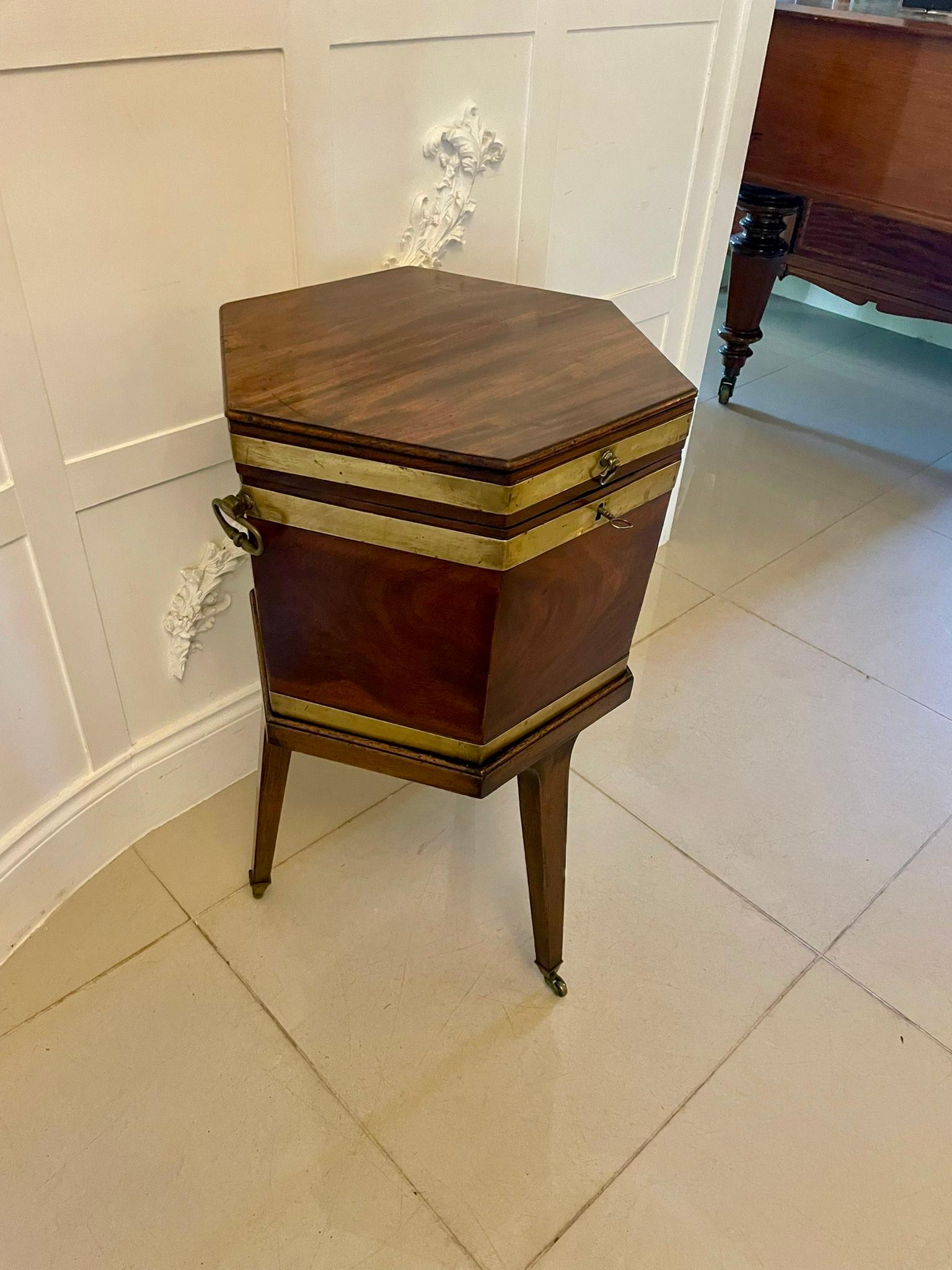 Antiker George III. Mahagoni-Weinkühler/Lampentisch auf Ständer im Angebot 9