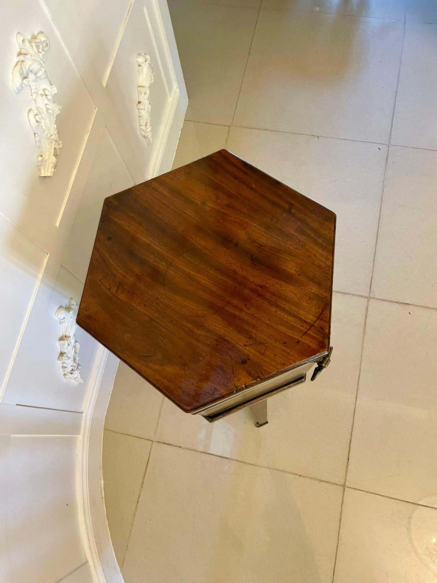 Antiker George III. Mahagoni-Weinkühler/Lampentisch auf Ständer im Angebot 1