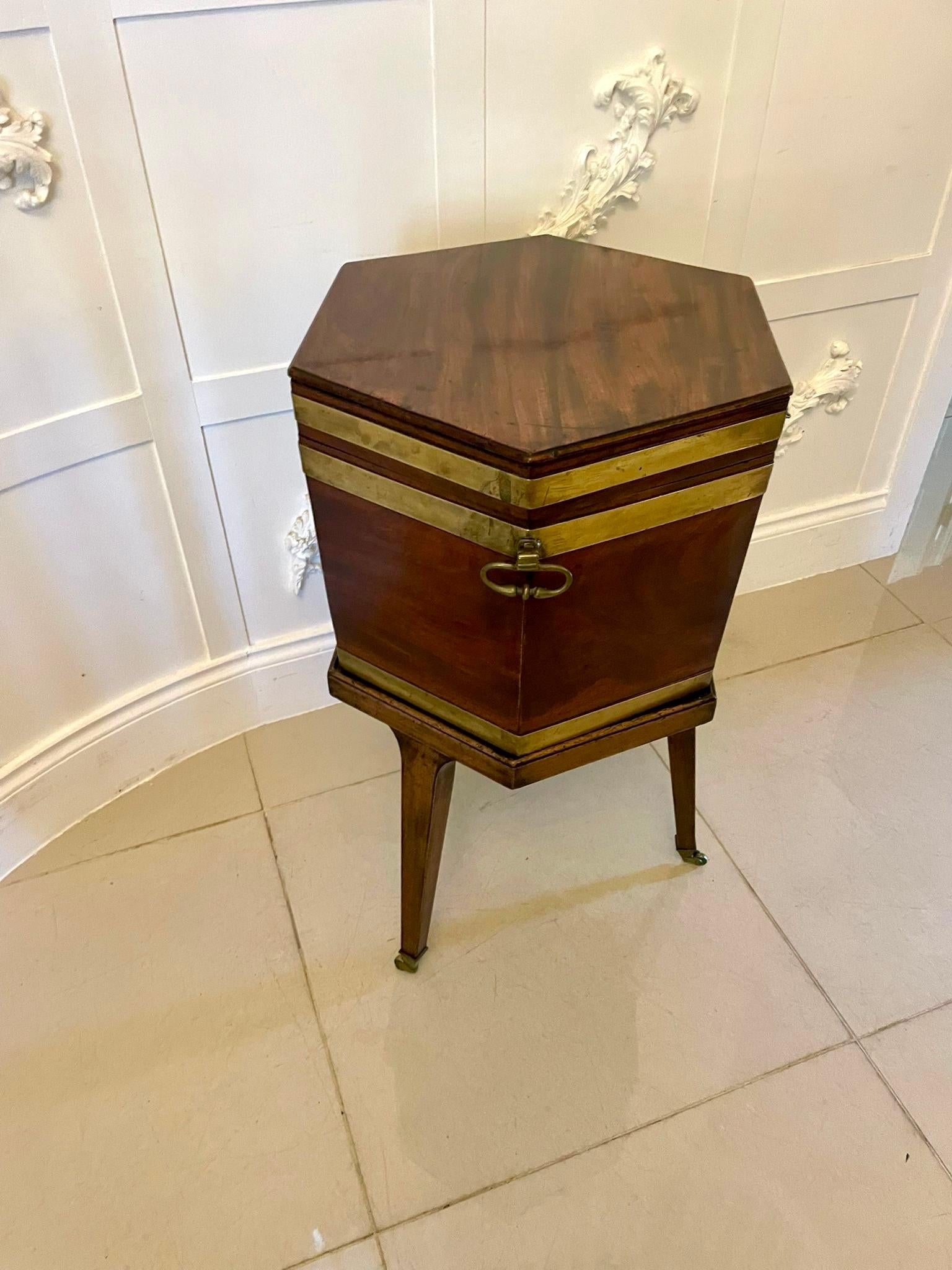 Antiker George III. Mahagoni-Weinkühler/Lampentisch auf Ständer im Angebot 3