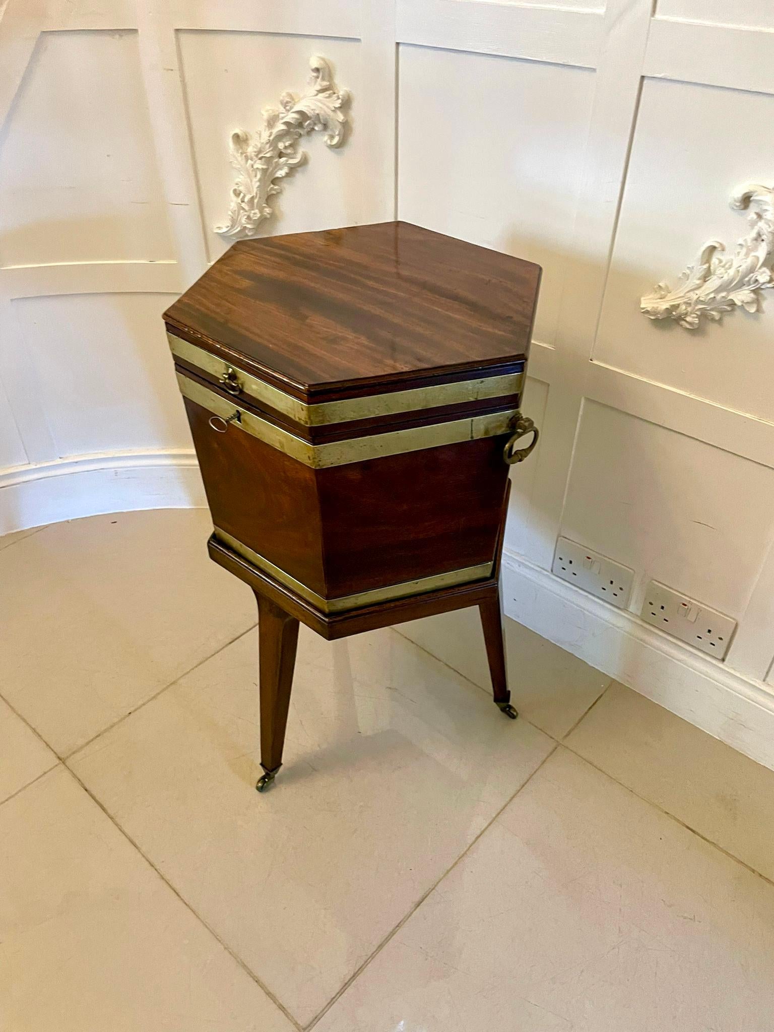 Antiker George III. Mahagoni-Weinkühler/Lampentisch auf Ständer im Angebot 4