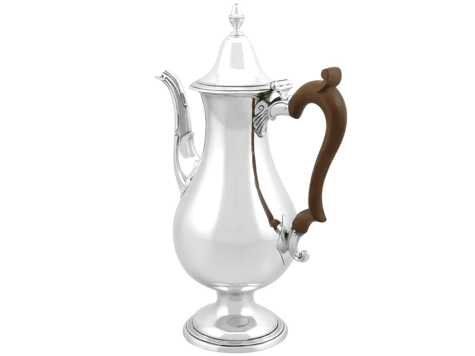 Antique George III Newcastle Sterling Silver Coffee Pot For Sale 1