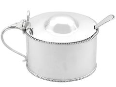 Antiguo tarro de mostaza de plata de ley Jorge III de Newcastle (1798)
