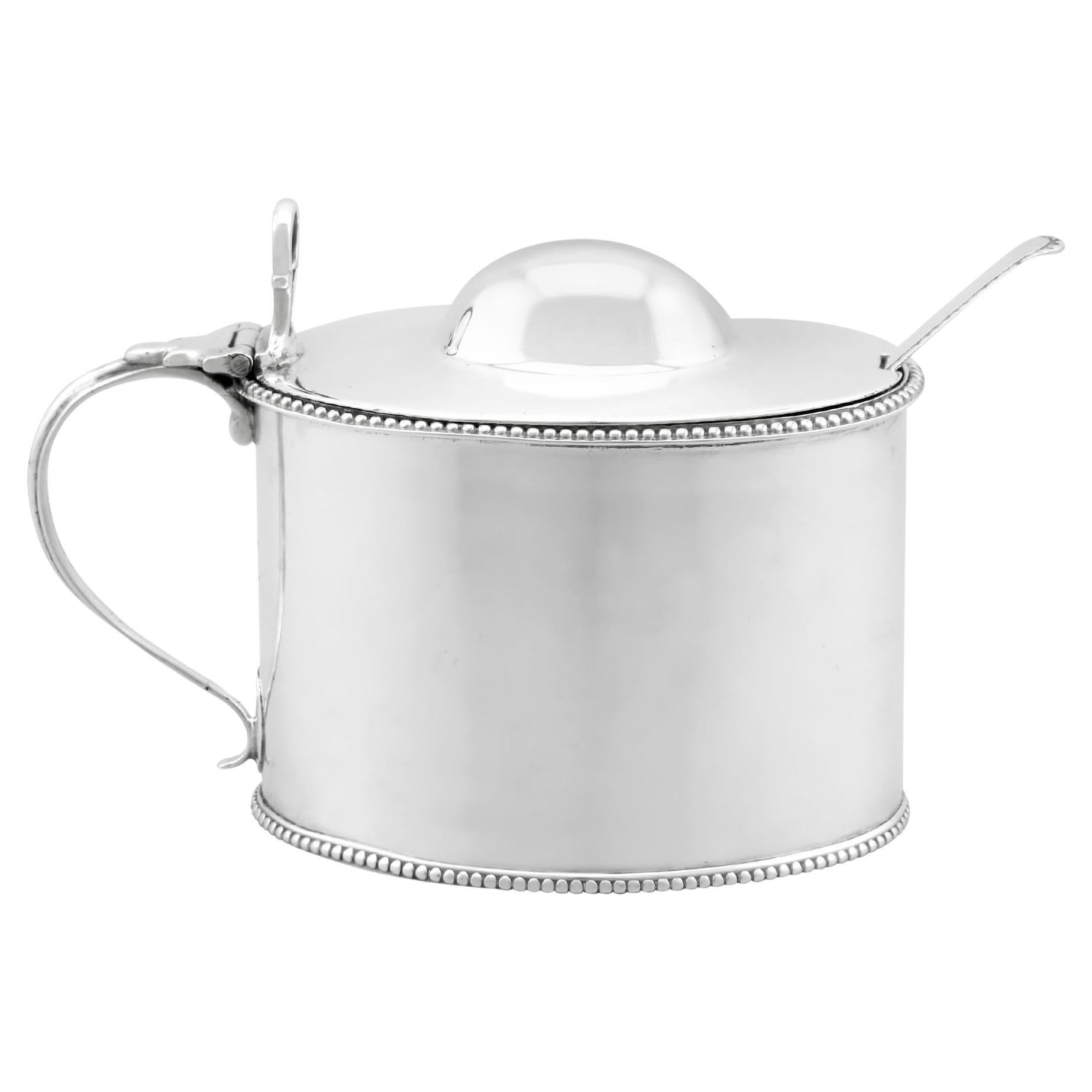 Antiguo tarro de mostaza de plata de ley Jorge III de Newcastle (1798)