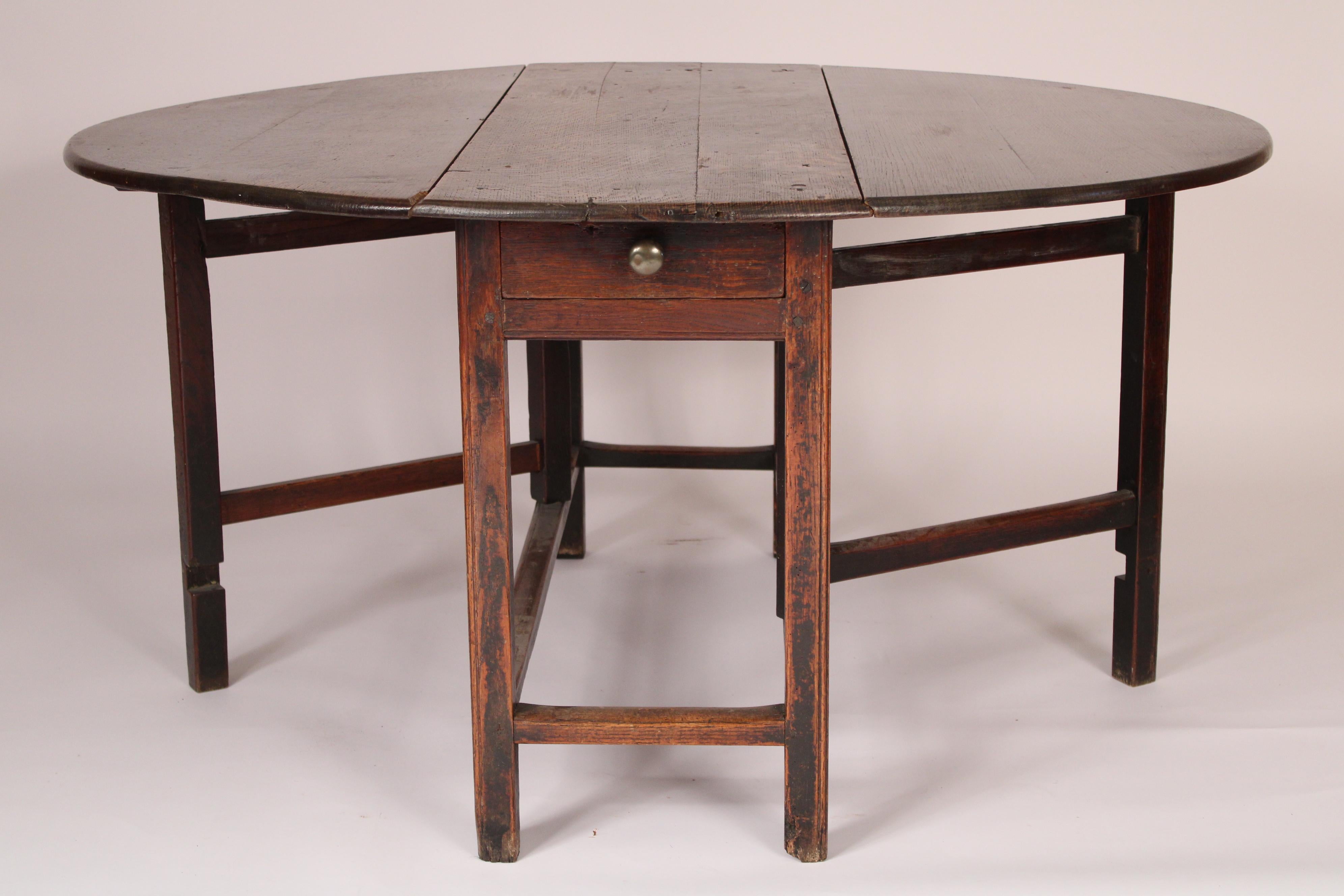 19th Century Antique George III Oak Gateleg table For Sale