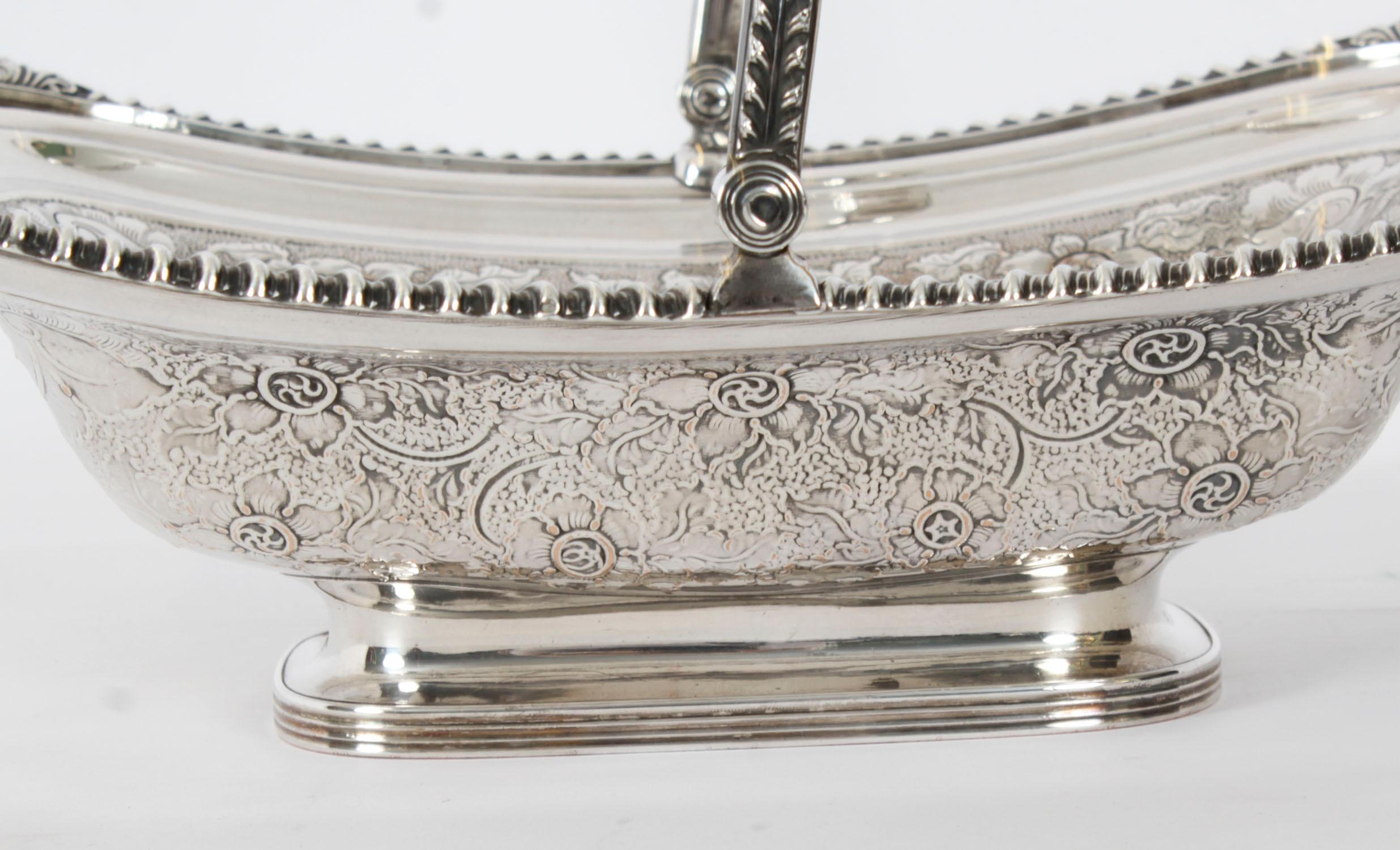 Neoclassico Antico cesto in argento e rame di George III Old Sheffield del XIX secolo in vendita