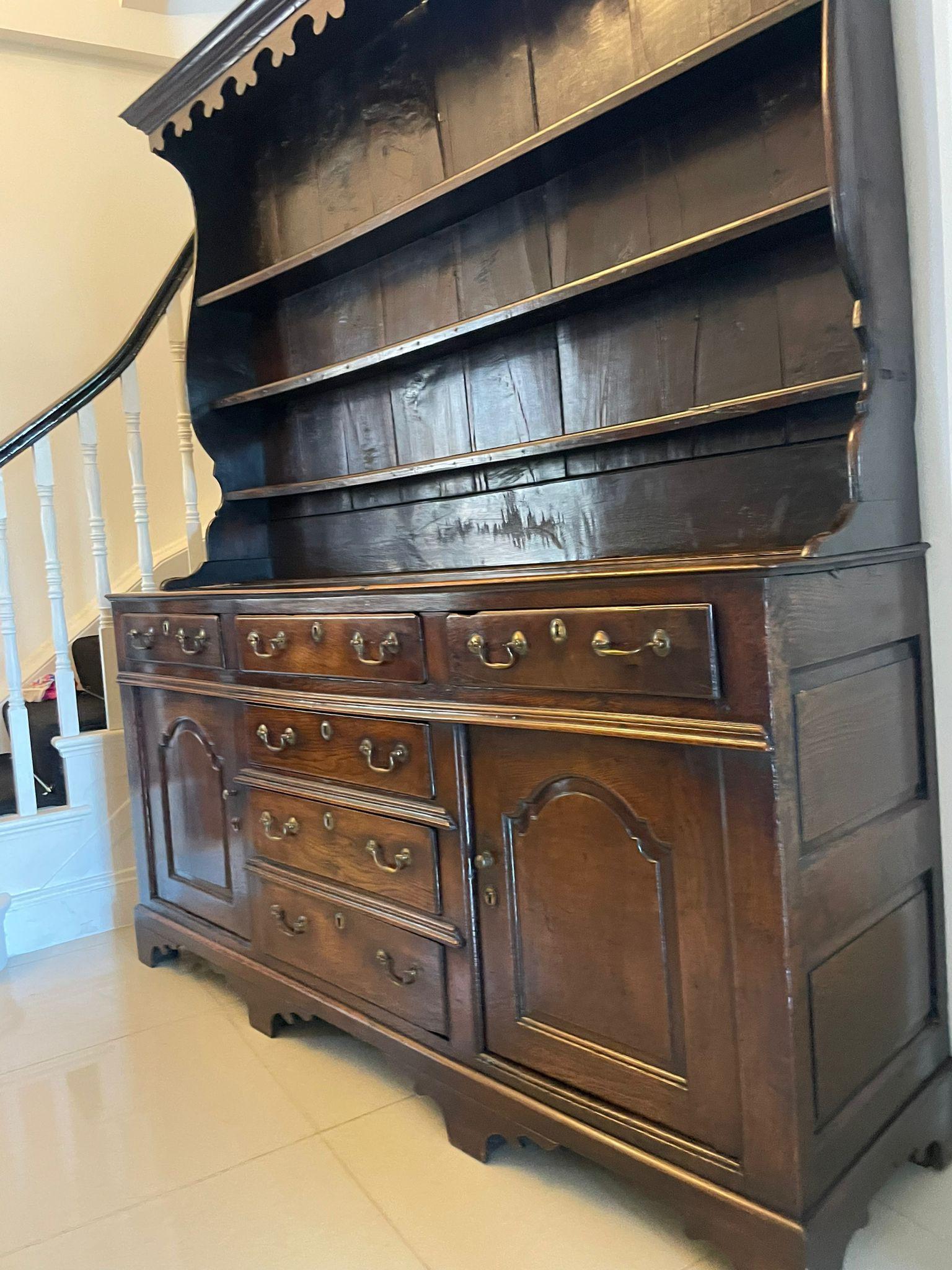 Antique George III Outstanding Quality Oak Welsh Dresser and Original Plate Rack In Good Condition For Sale In Suffolk, GB