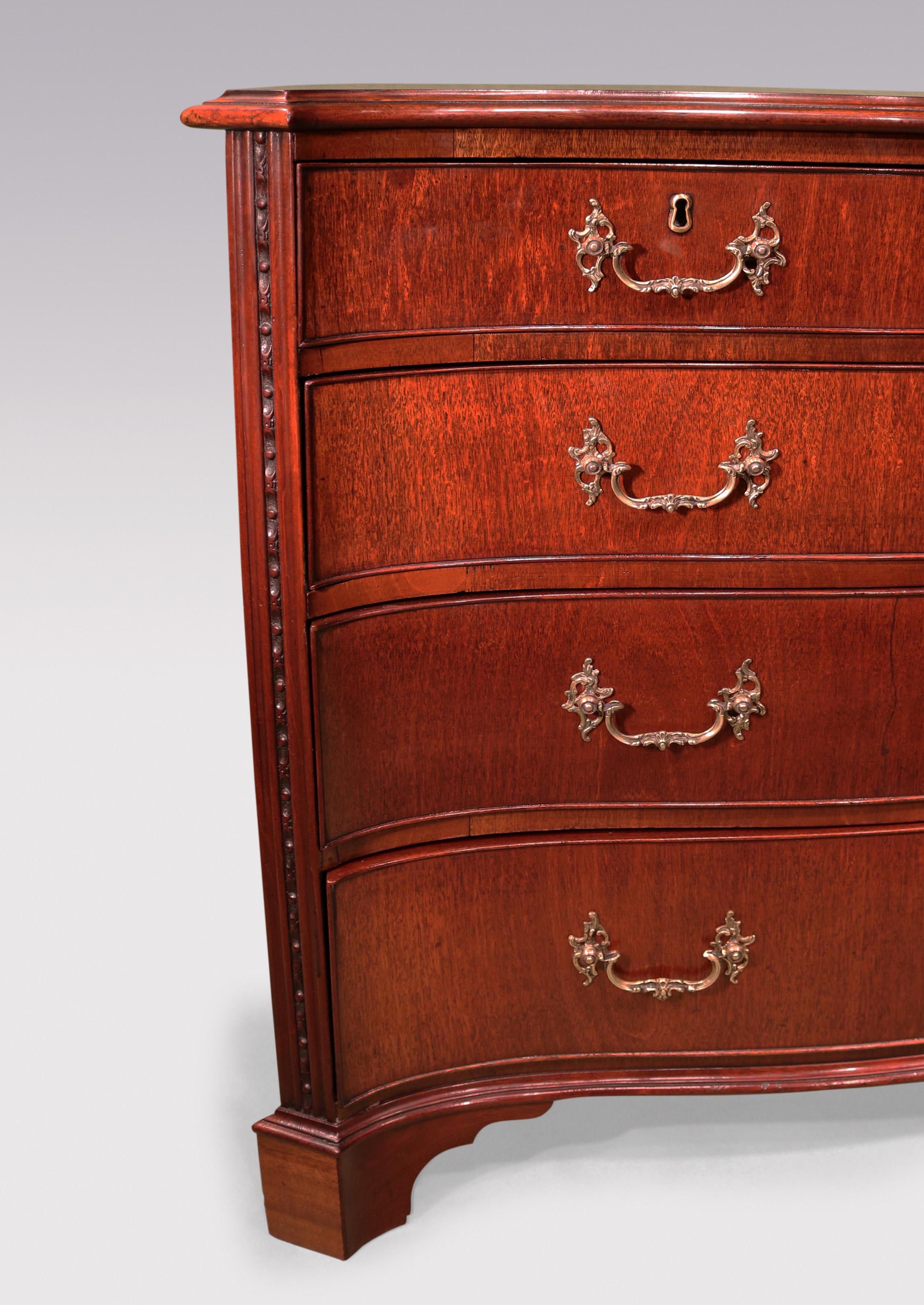 Antique George III period mahogany chest of drawers In Good Condition For Sale In London, GB