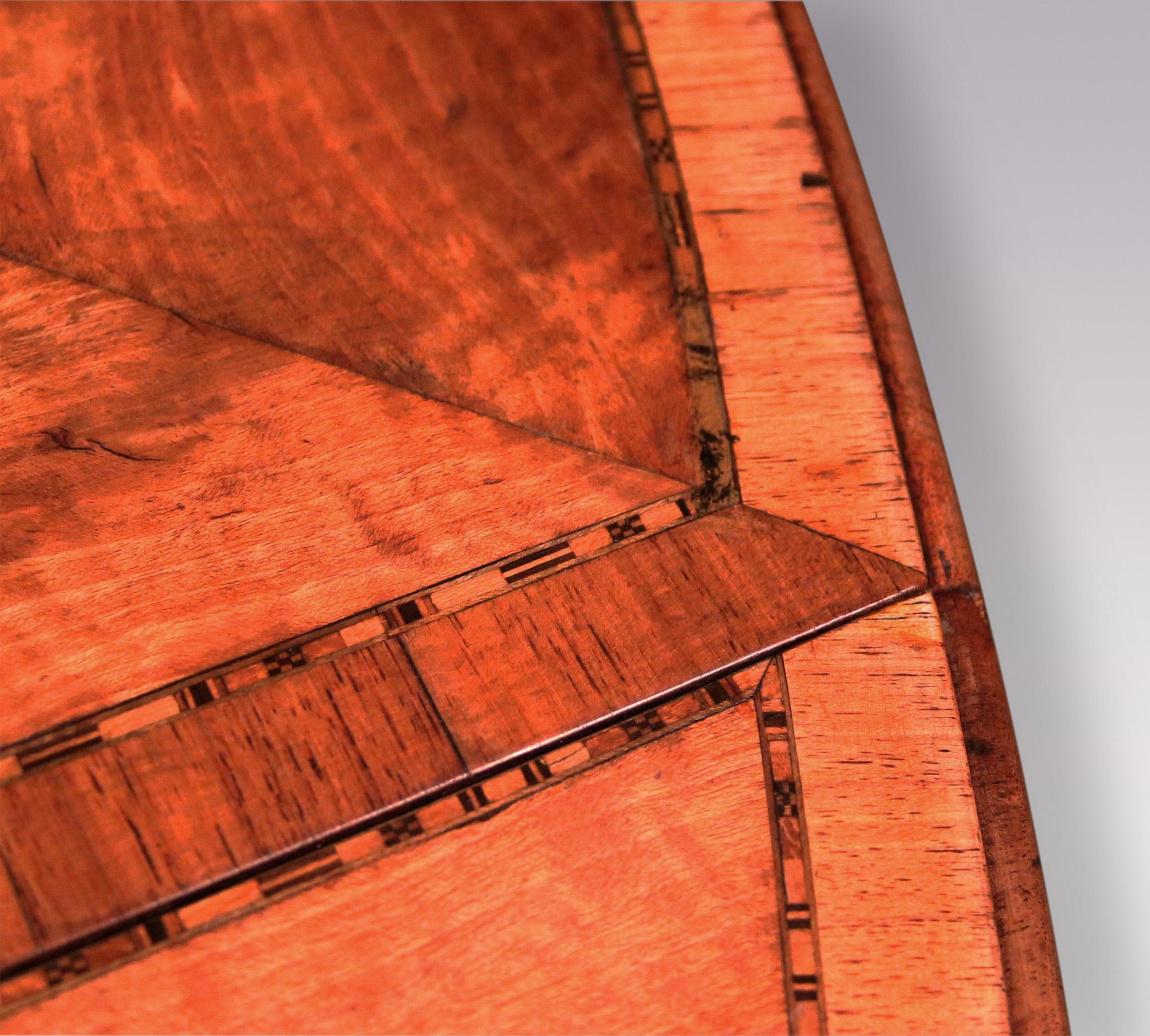 Antiker ovaler Pembroke-Tisch aus Satinholz aus der George-III-Periode (Seidenholz) im Angebot