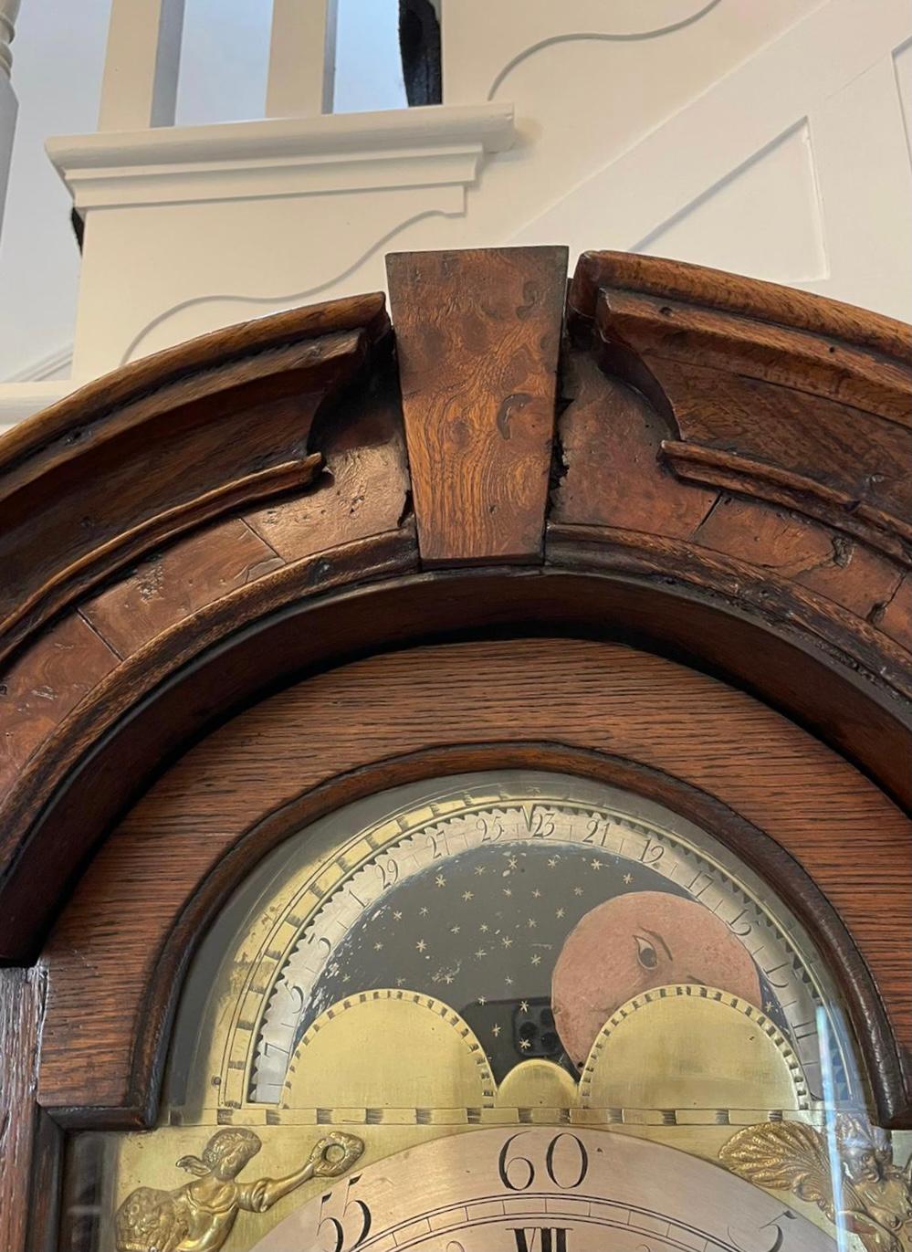Horloge de parquet ancienne en chêne à face en laiton de qualité George III par William Lister en vente 7