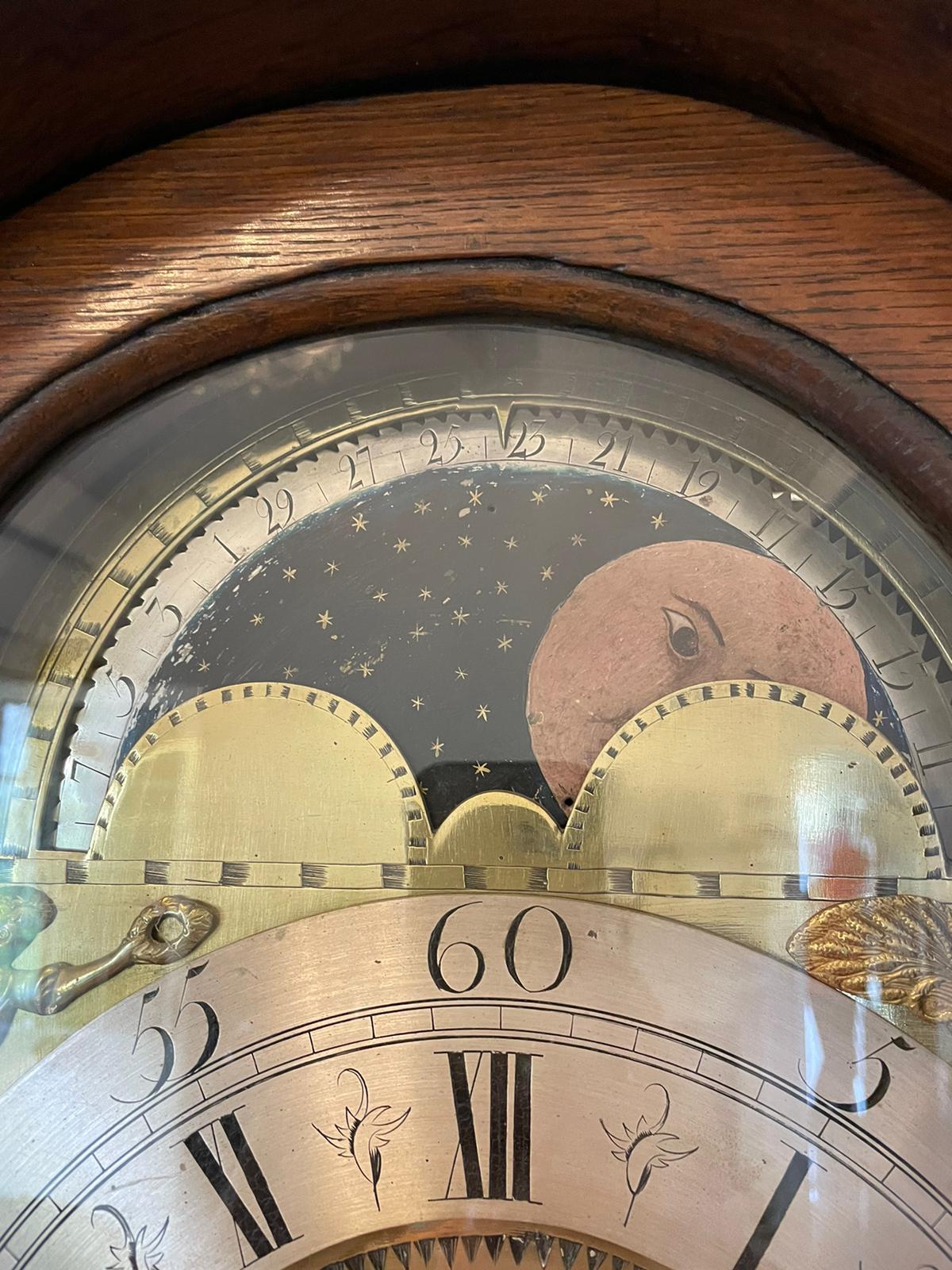 Horloge de parquet ancienne en chêne à face en laiton de qualité George III par William Lister en vente 1
