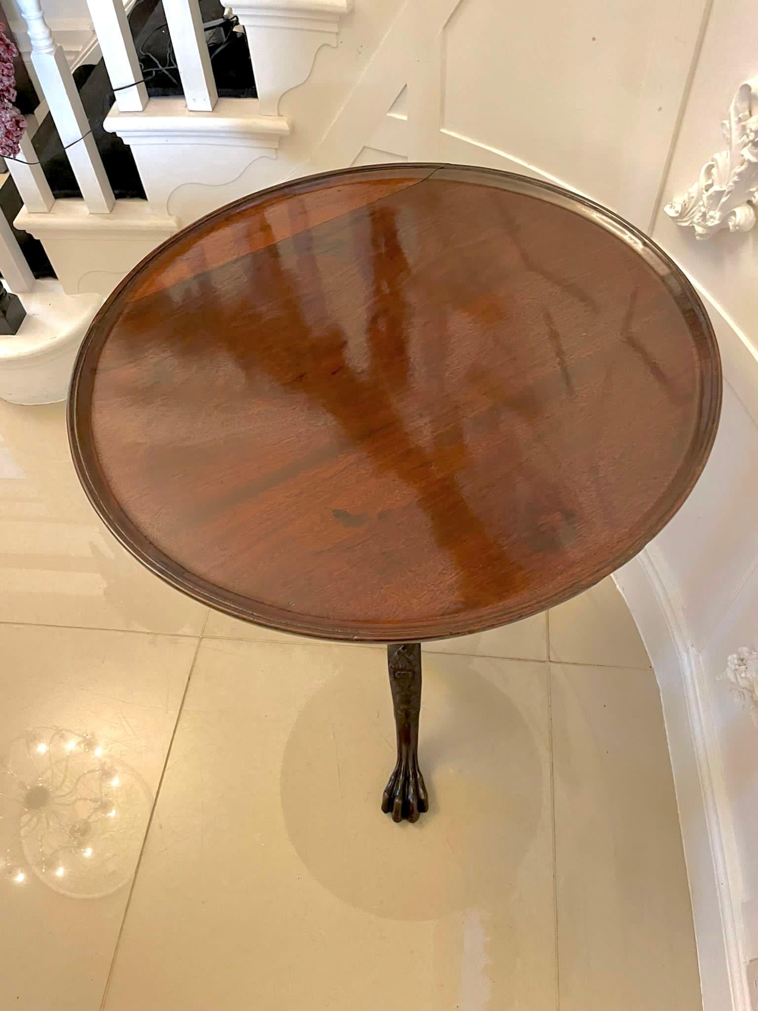 Antique George III Quality Carved Mahogany Dish Top Lamp/Side Table  In Good Condition For Sale In Suffolk, GB