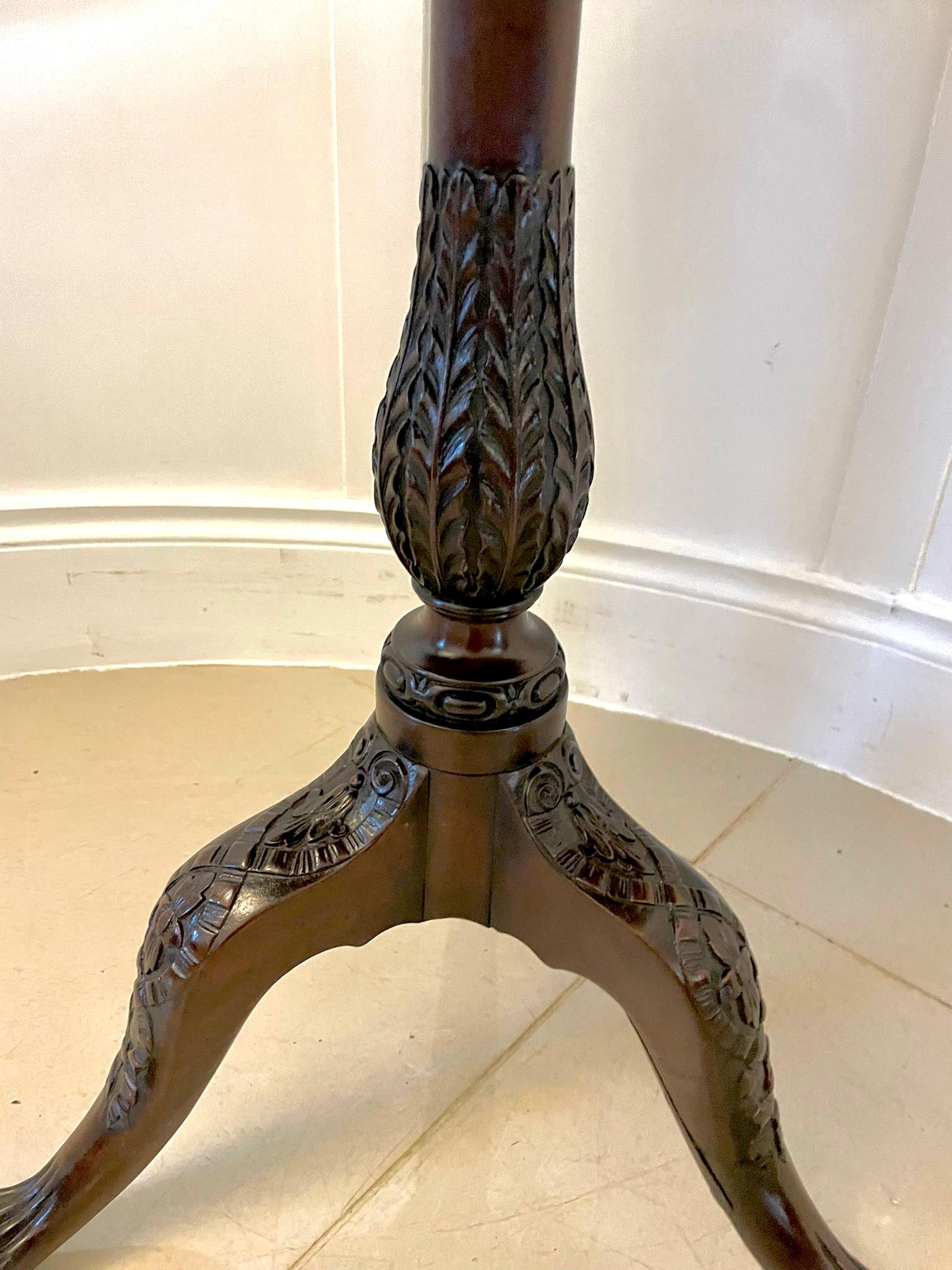 Antique George III Quality Carved Mahogany Dish Top Lamp/Side Table  For Sale 2