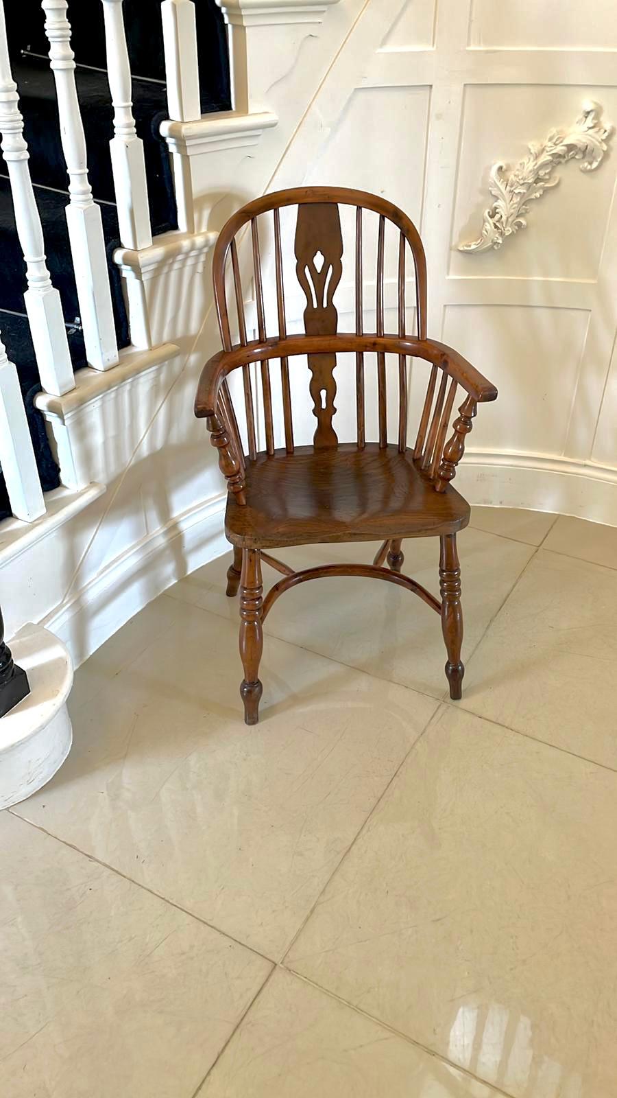  Antique George III Quality Child’s Yew Wood Windsor Chair In Good Condition For Sale In Suffolk, GB