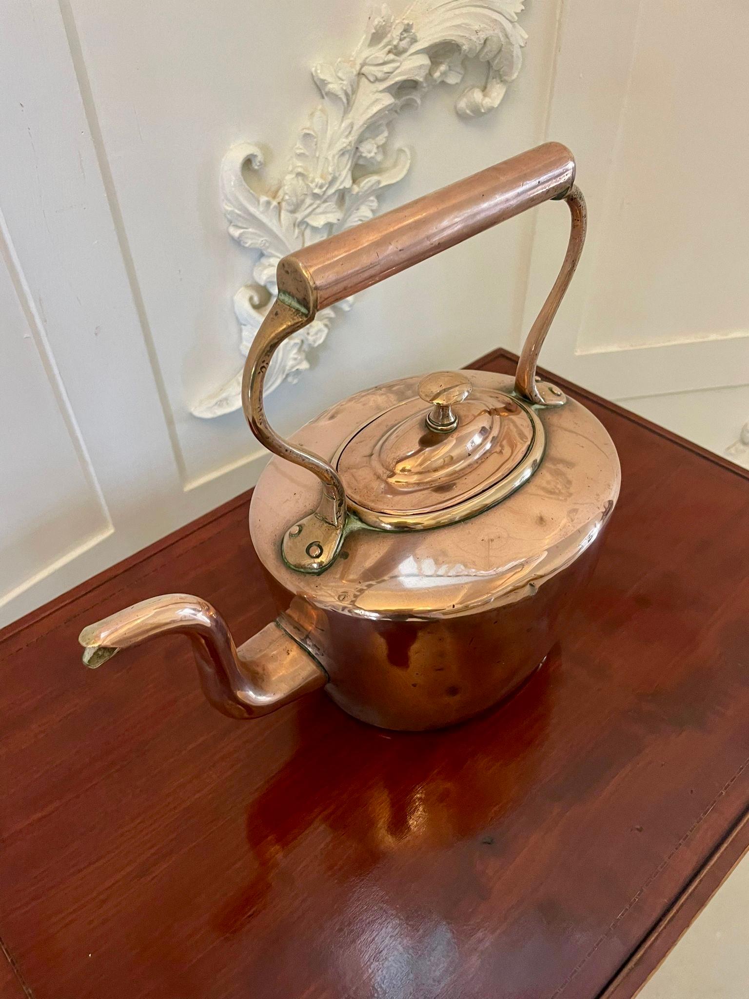 Antigua tetera de cobre de calidad Jorge III Inglés en venta