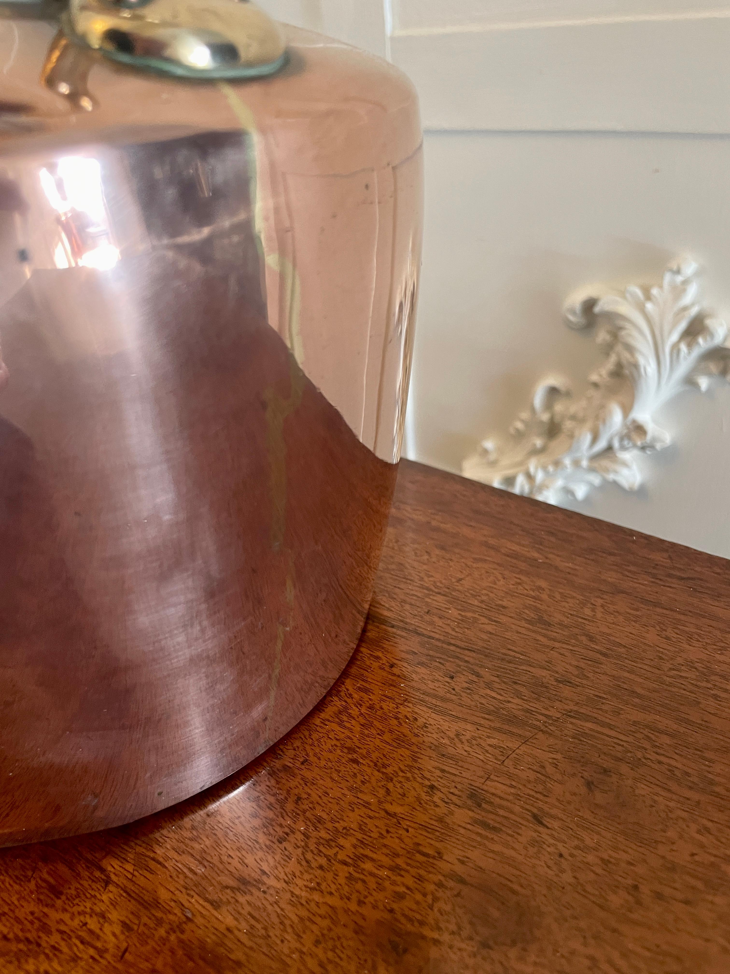 Cuivre Bouilloire ancienne en cuivre de qualité George III  en vente