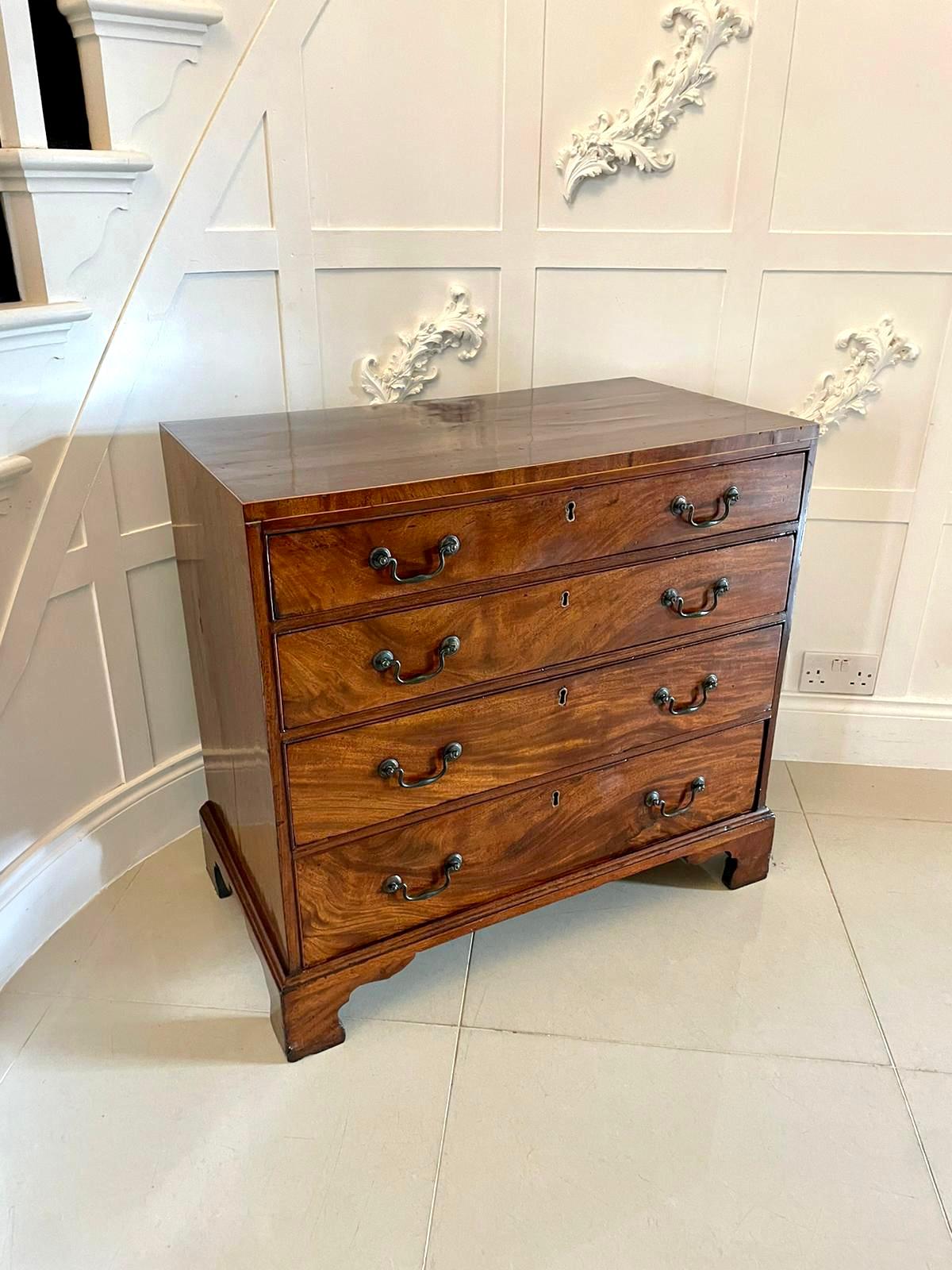 English Antique George III Quality Figured Mahogany Chest of 4 Drawers  For Sale