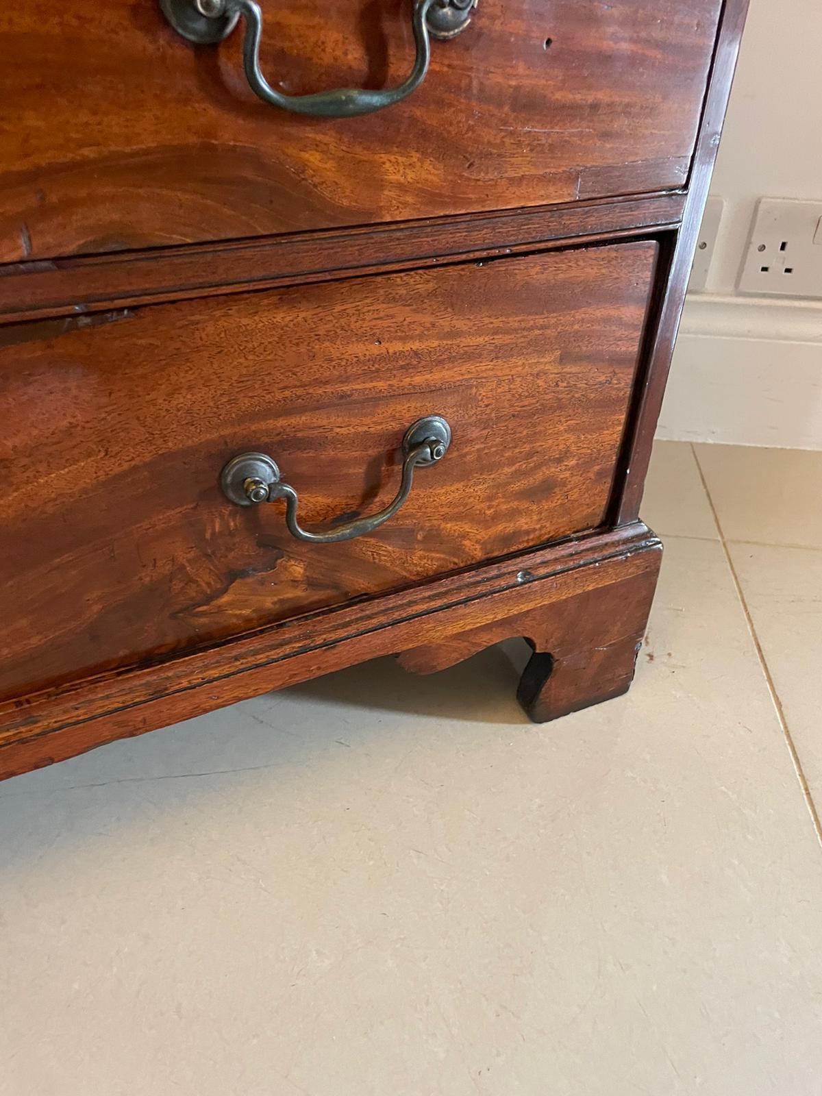 Antique George III Quality Figured Mahogany Chest of 4 Drawers  In Good Condition For Sale In Suffolk, GB