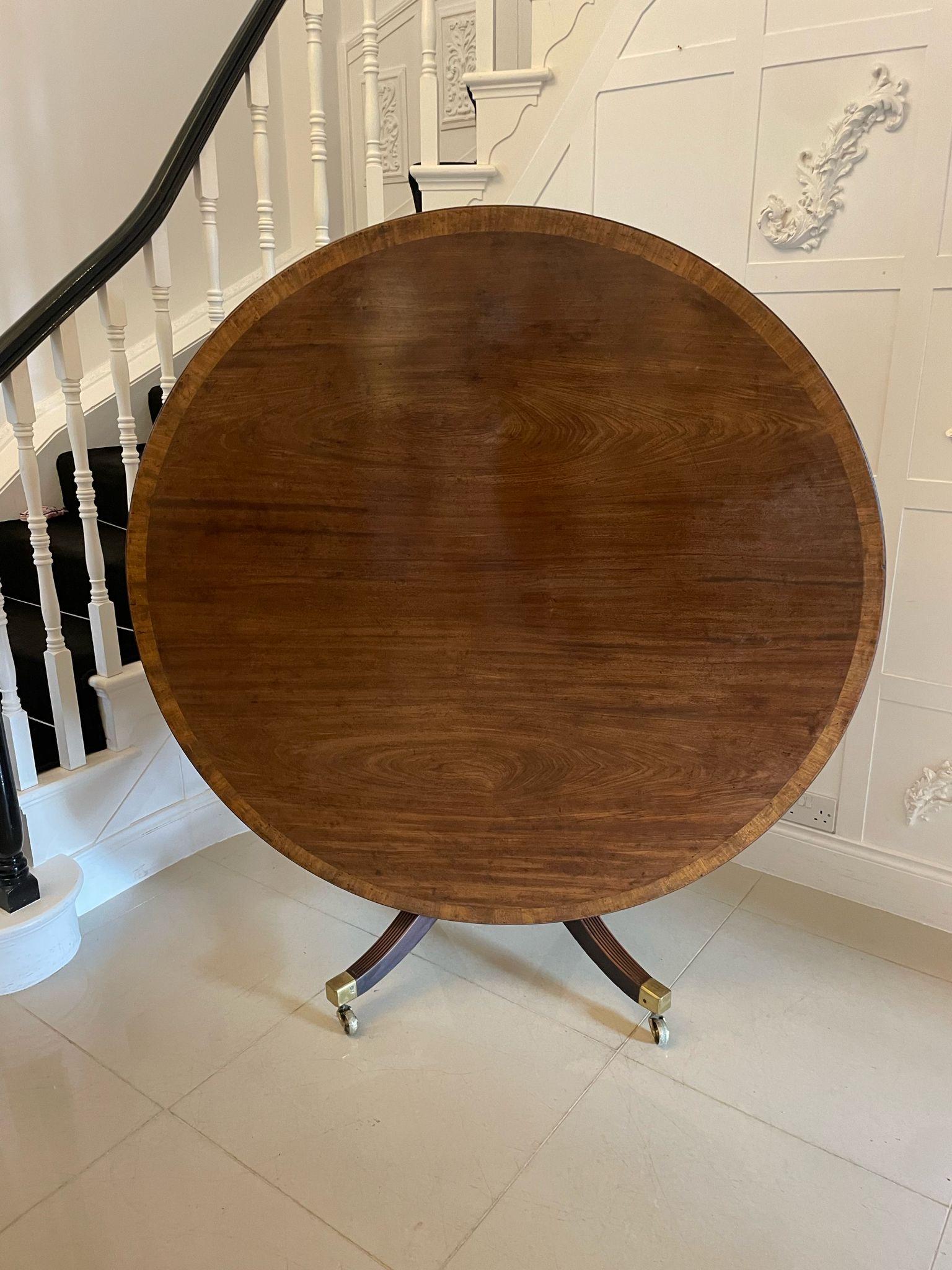 Antique George III Quality Figured Mahogany Circular Dining Table  For Sale 3