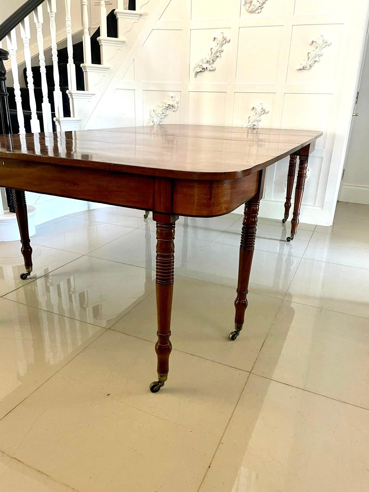 Antique George III Quality Figured Mahogany Dining Table For Sale 4