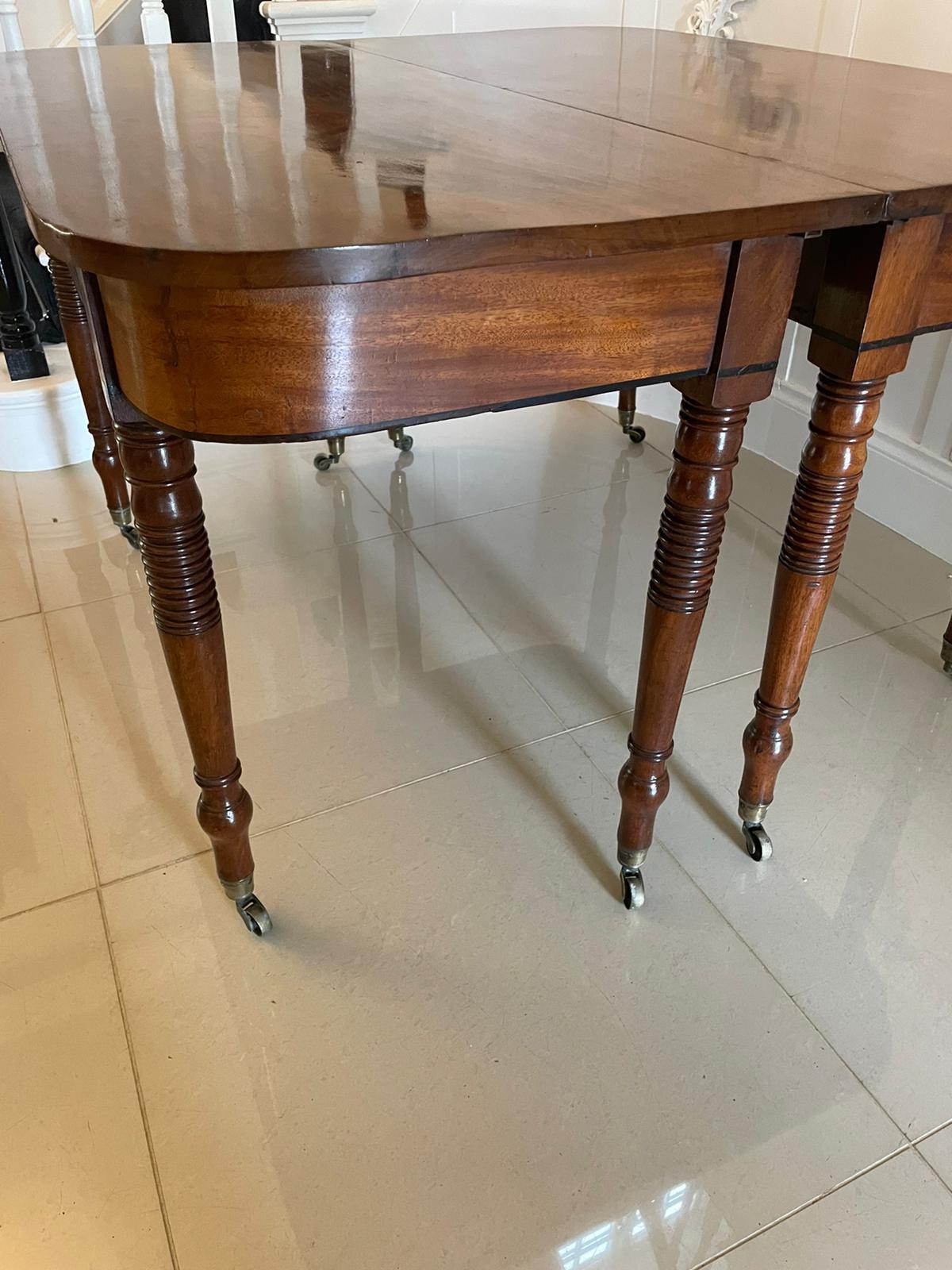 Other Antique George III Quality Figured Mahogany Dining Table For Sale