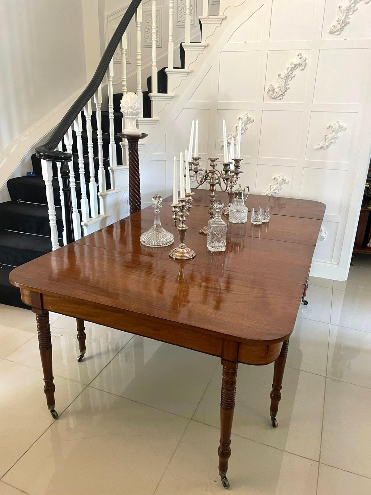 Antique George III Quality Figured Mahogany Dining Table For Sale 2