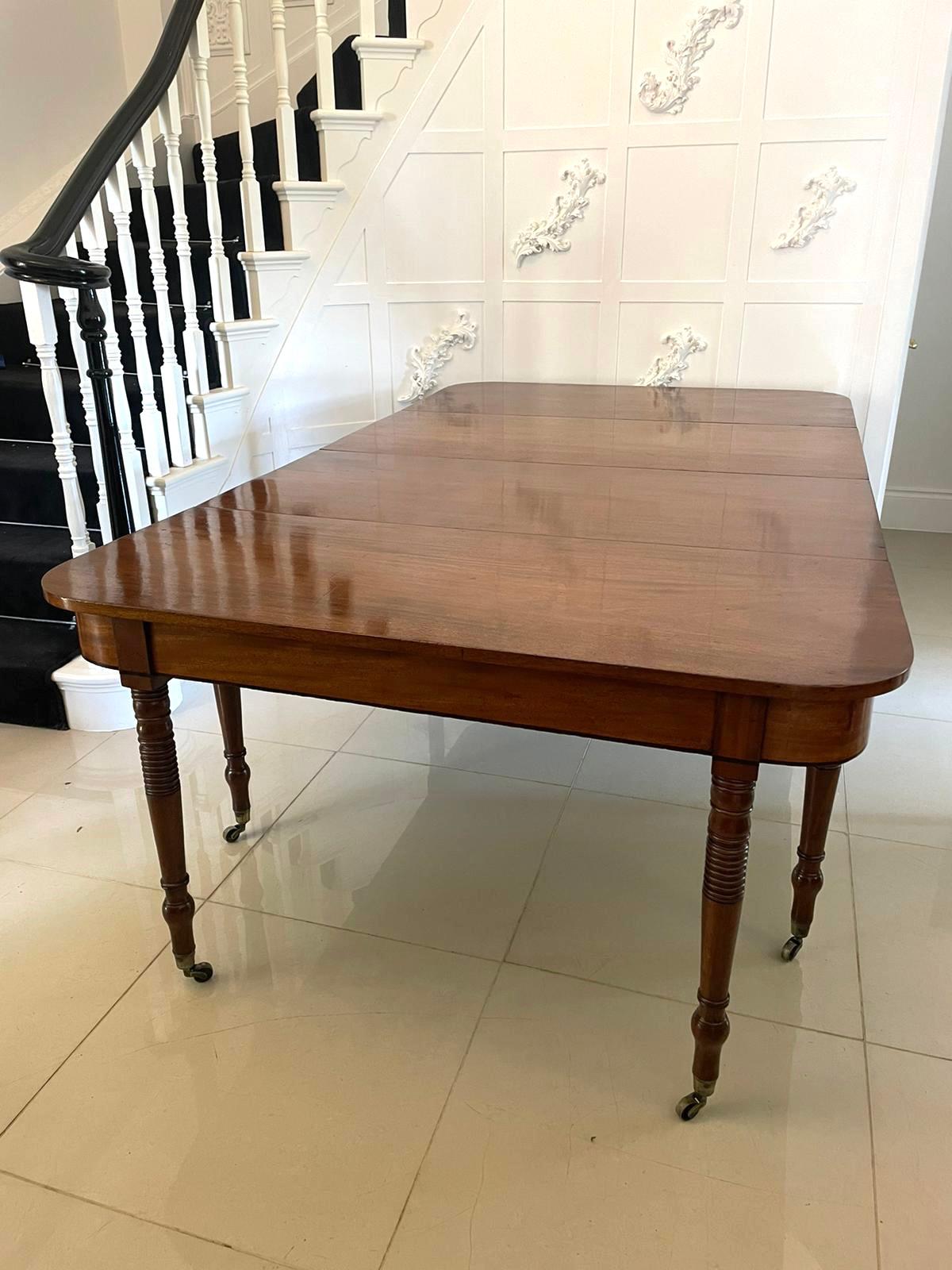 Antique George III Quality Figured Mahogany Dining Table For Sale 3