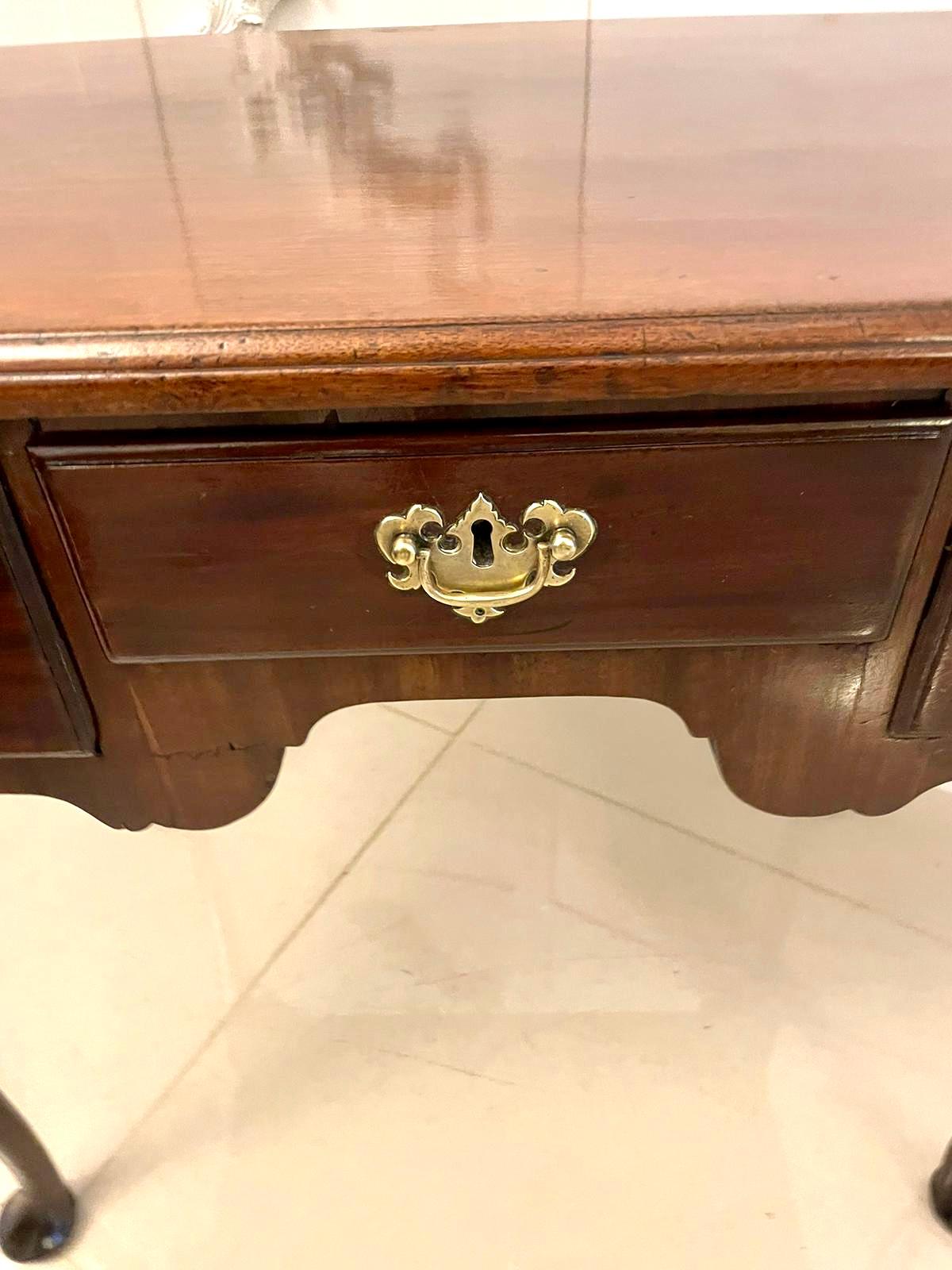Antique George III Quality Figured Mahogany Lowboy / Side Table In Good Condition For Sale In Suffolk, GB
