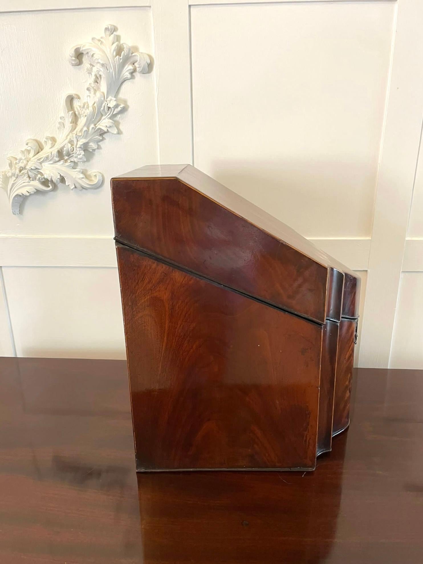 Antique George III Quality Figured Mahogany Serpentine Shaped Storage Box For Sale 3