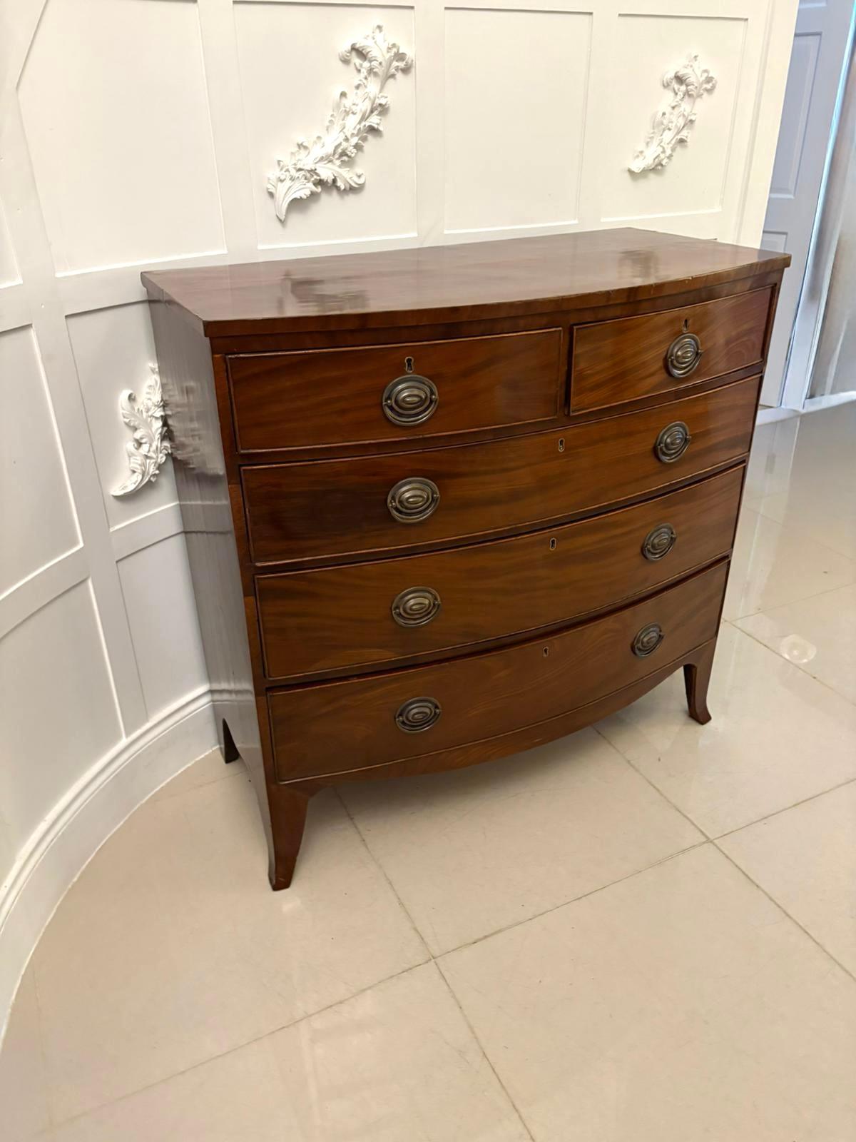 Antique George III Quality Mahogany Bow Fronted Chest of 5 Drawers In Good Condition For Sale In Suffolk, GB