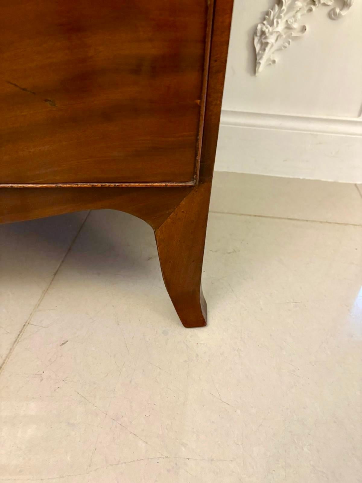 Antique George III Quality Mahogany Bow Fronted Chest of 5 Drawers For Sale 3