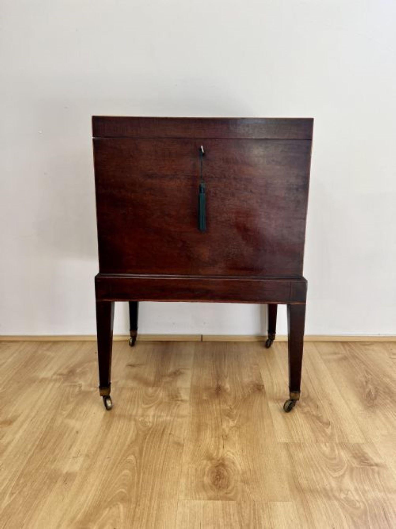 Antique George III quality mahogany callarette  In Good Condition For Sale In Ipswich, GB