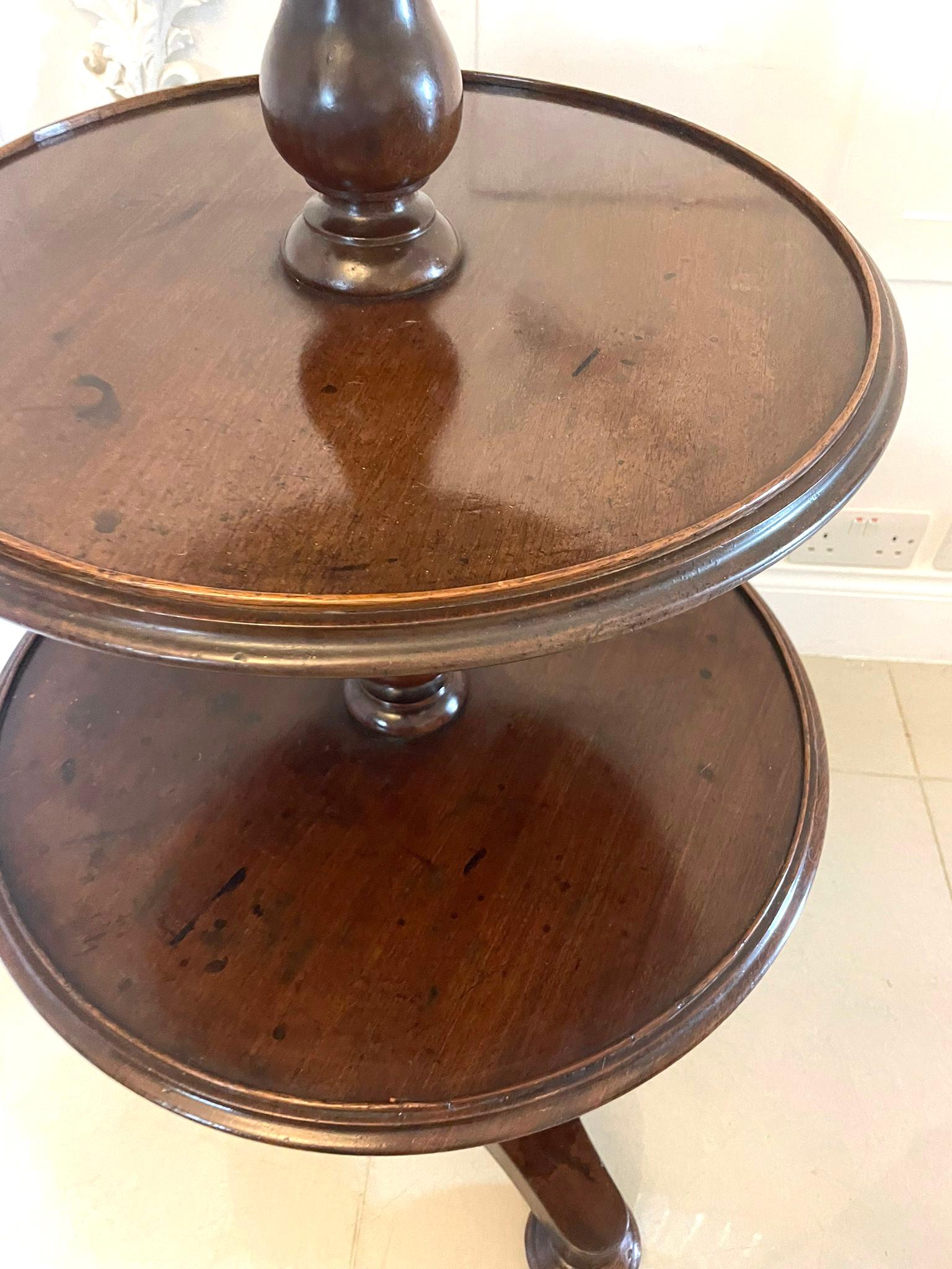 Antique George III Quality Mahogany Circular Dumbwaiter In Good Condition For Sale In Suffolk, GB