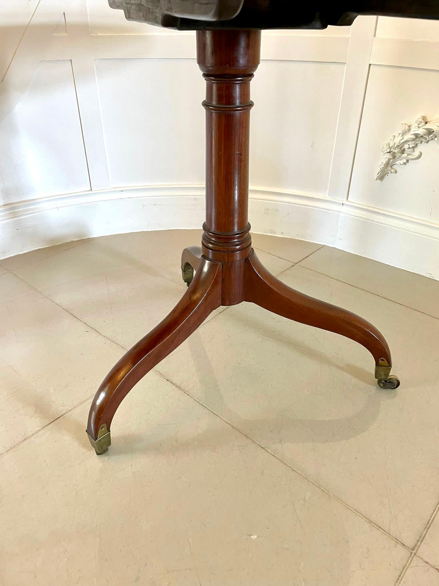 Antique George III Quality Mahogany Circular Lamp Table For Sale 3