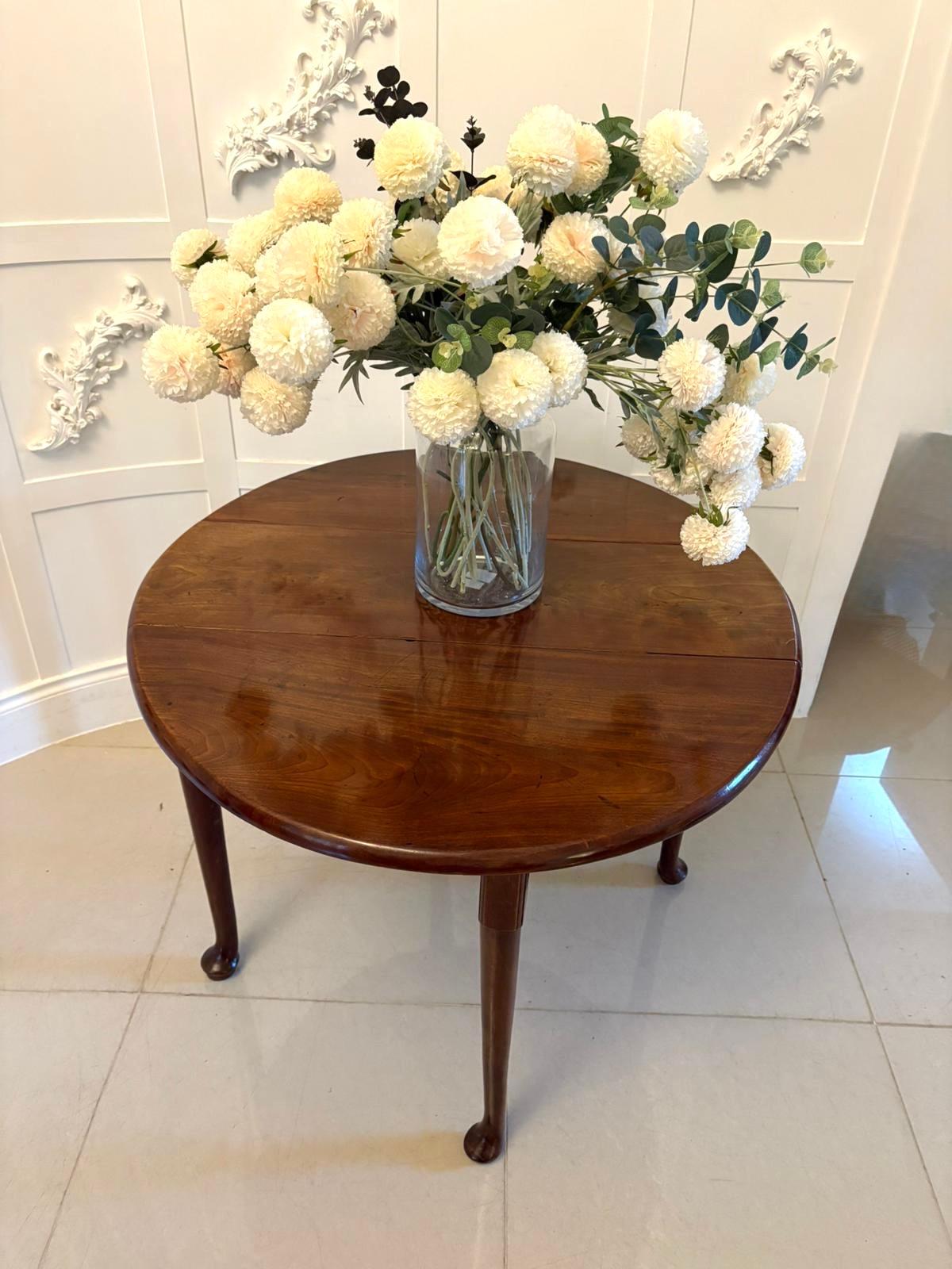 XVIIIe siècle et antérieur Ancienne table à abattant en acajou de qualité George III en vente