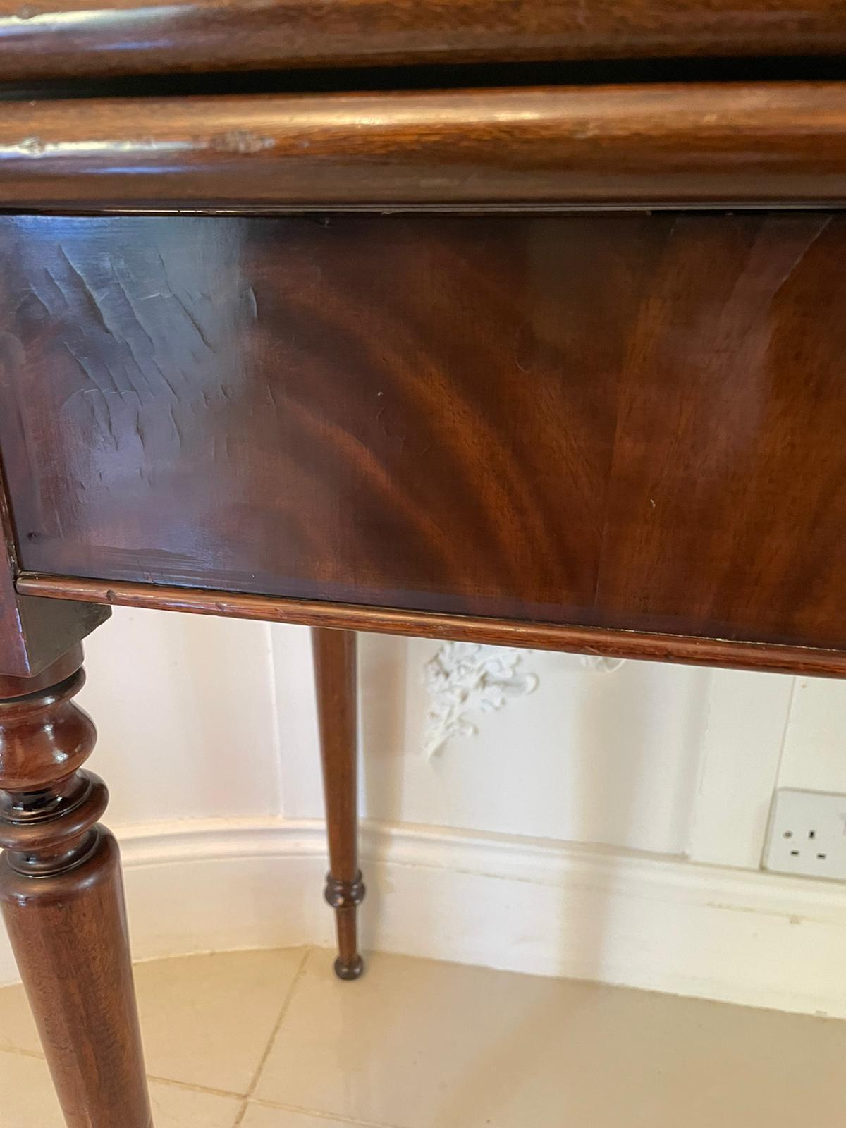 Antique George III Quality Mahogany Fold over Tea/Side Table For Sale 3
