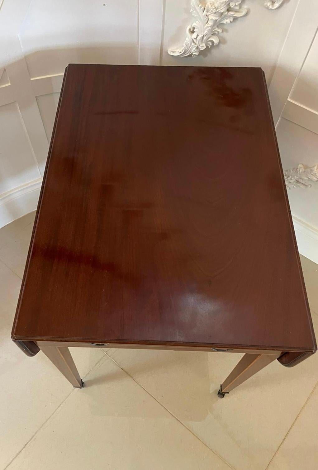 Antiker Pembroke-Tisch aus Mahagoni mit Intarsien in George III.-Qualität im Angebot 1