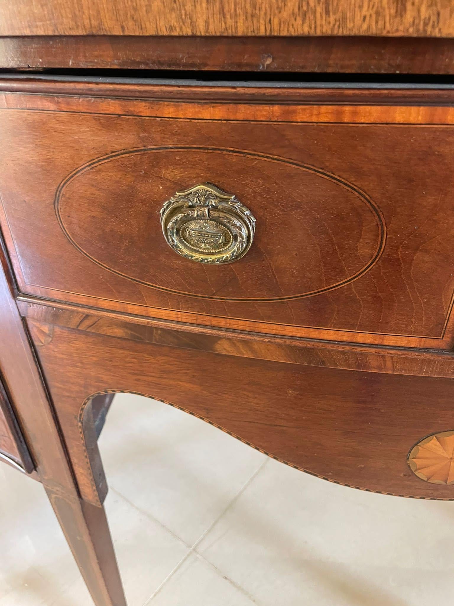 Antique George III Quality Mahogany Inlaid Serpentine Shaped Sideboard For Sale 3