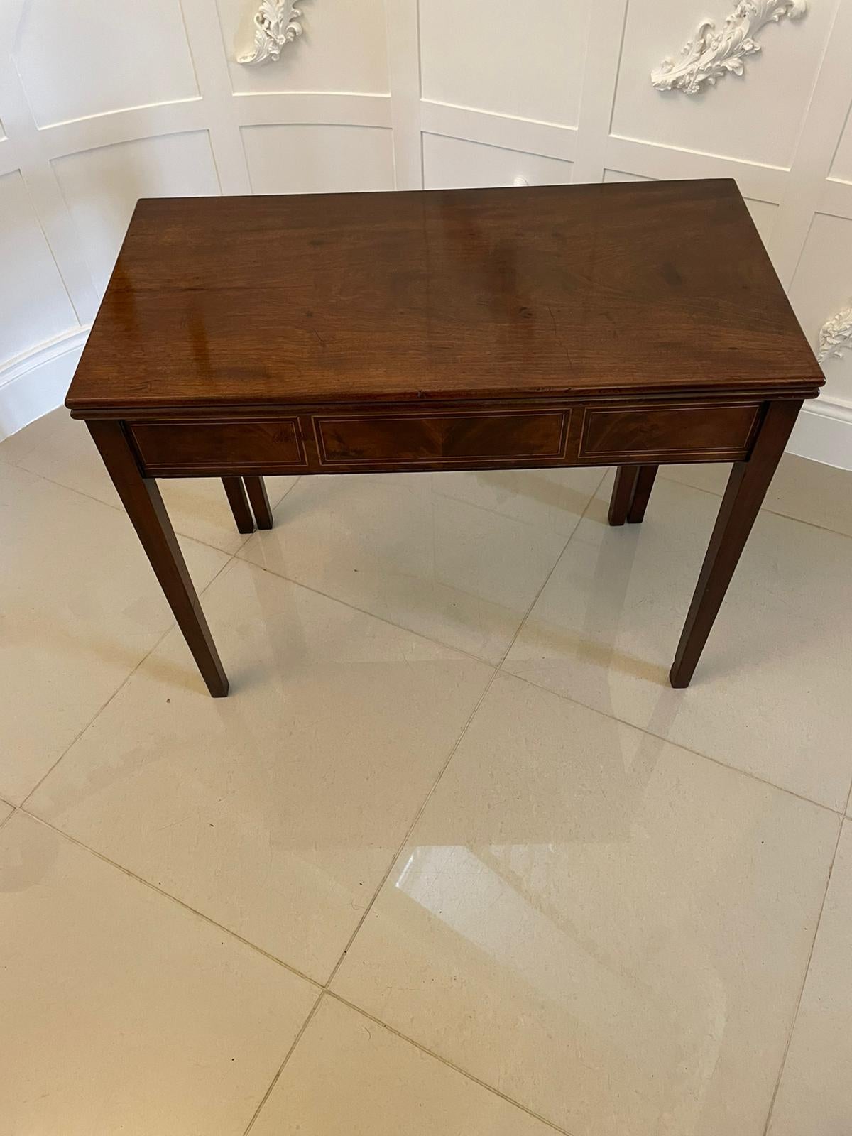 Antiker Mahagoni-Tisch mit Intarsien in George III-Qualität (George III.) im Angebot