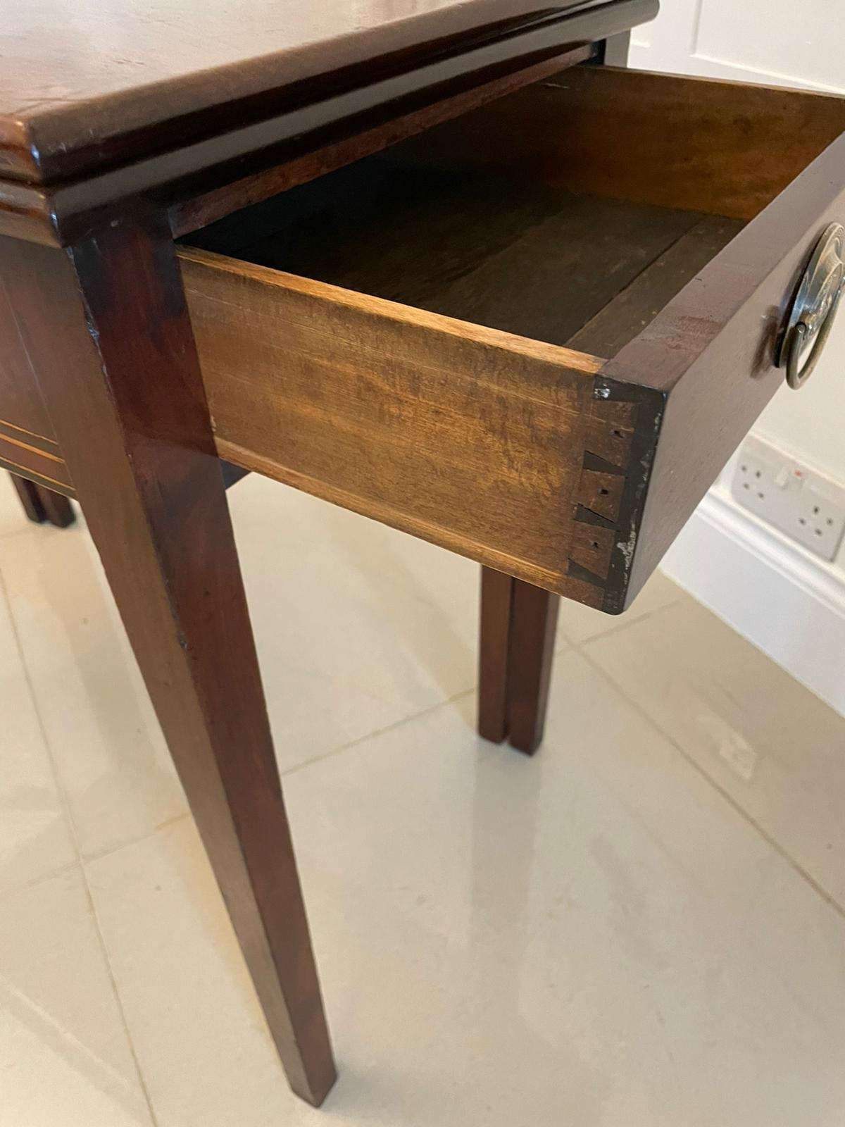 Antiker Mahagoni-Tisch mit Intarsien in George III-Qualität im Angebot 2