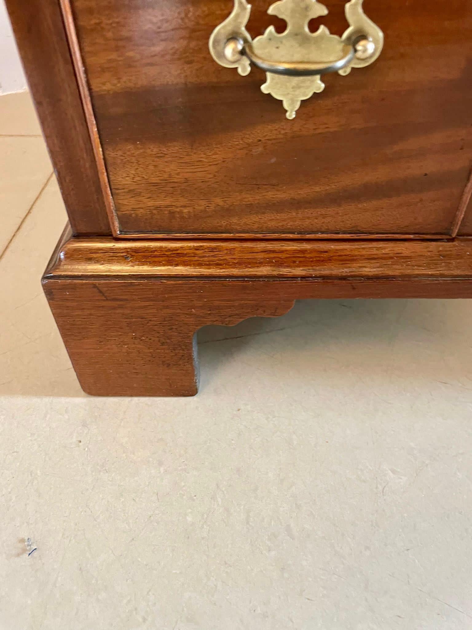 Antique George III Quality Mahogany Knee Hole Desk For Sale 8