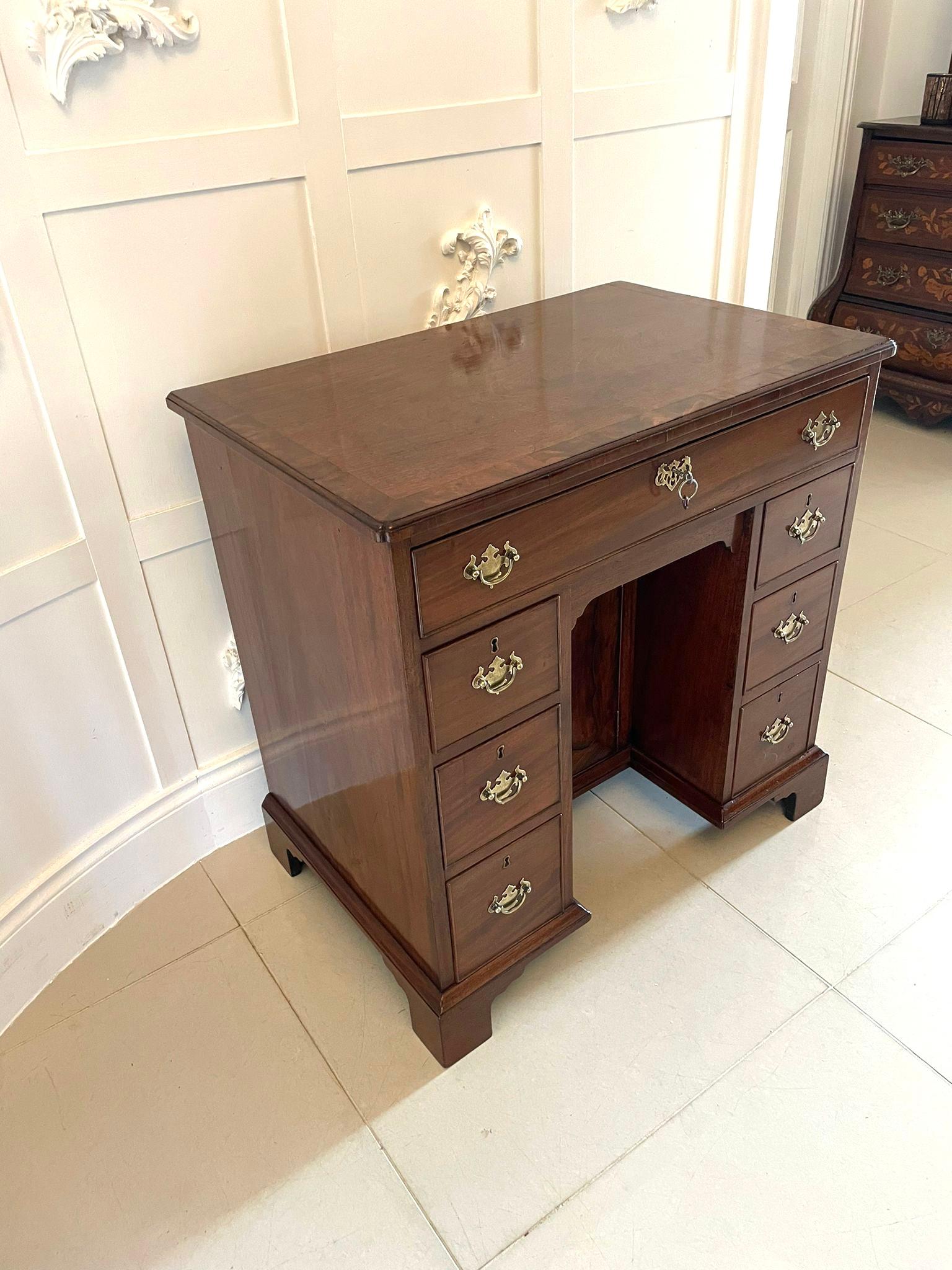 Antique George III Quality Mahogany Knee Hole Desk In Good Condition For Sale In Suffolk, GB