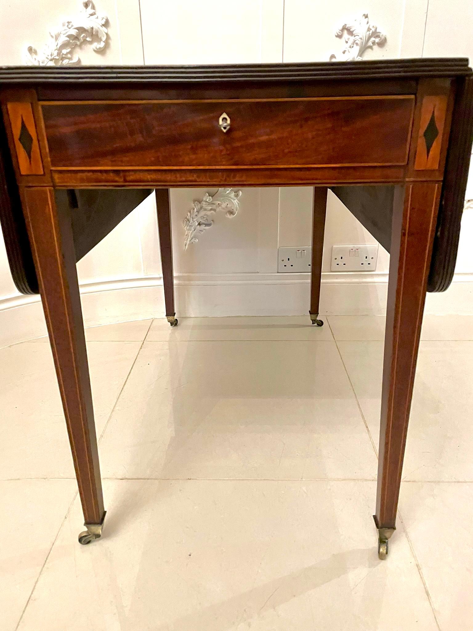 Antiker Mahagoni-Pembroke-Tisch in George-III- Qualität im Angebot 4