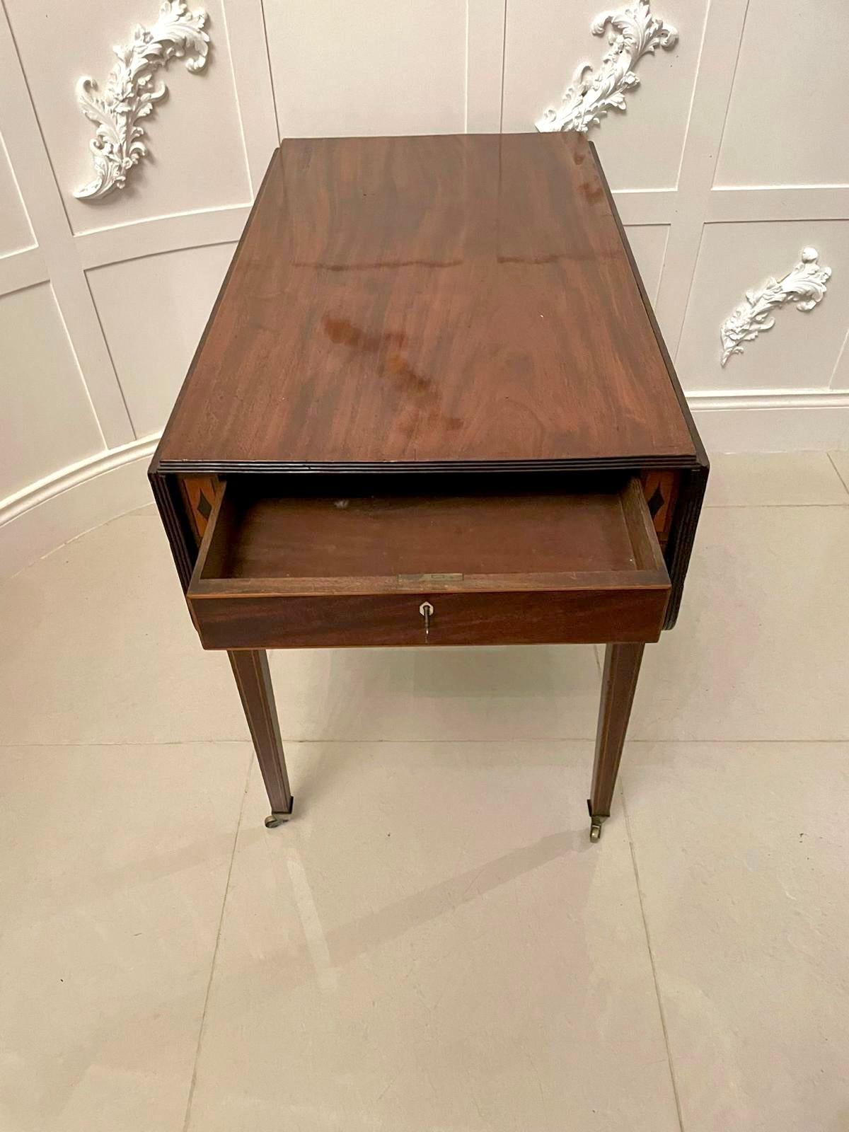 Antiker Mahagoni-Pembroke-Tisch in George-III- Qualität im Angebot 1