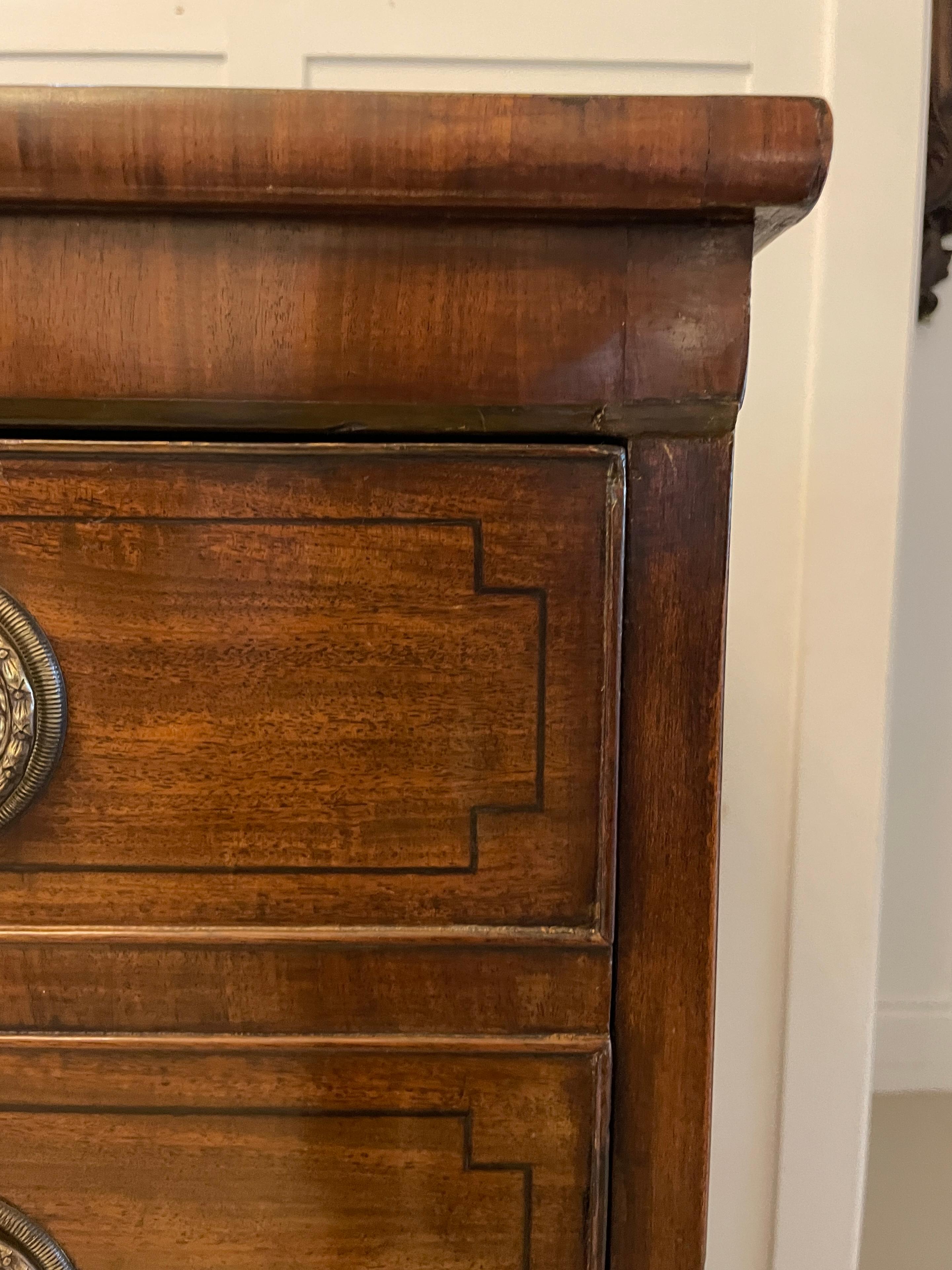 Inglese Antica scrivania secretaire in mogano di qualità Giorgio III in vendita