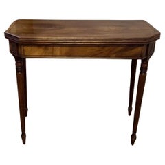 Antigua mesa de té de caoba de calidad Jorge III