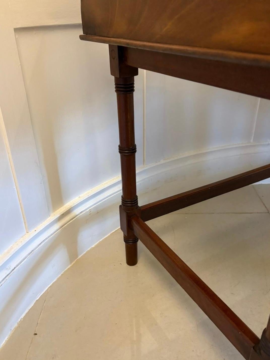 Ancienne lampe à plateau en acajou de qualité George III en vente 3